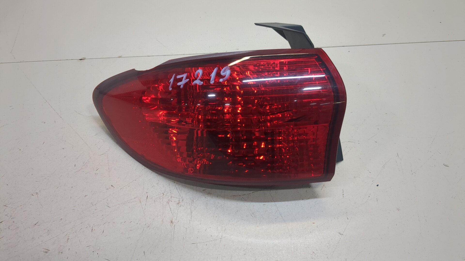 Фонарь задний левый