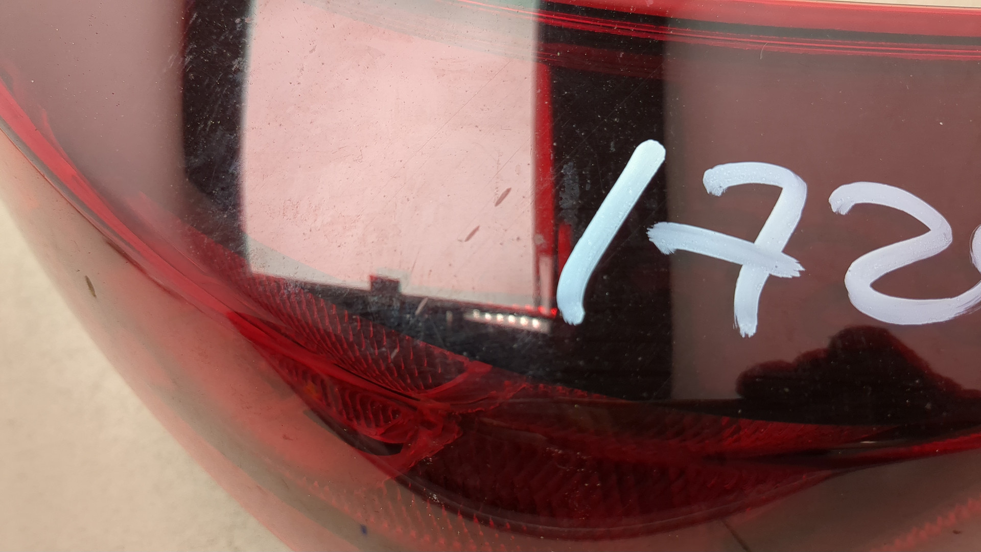 Фонарь задний правый