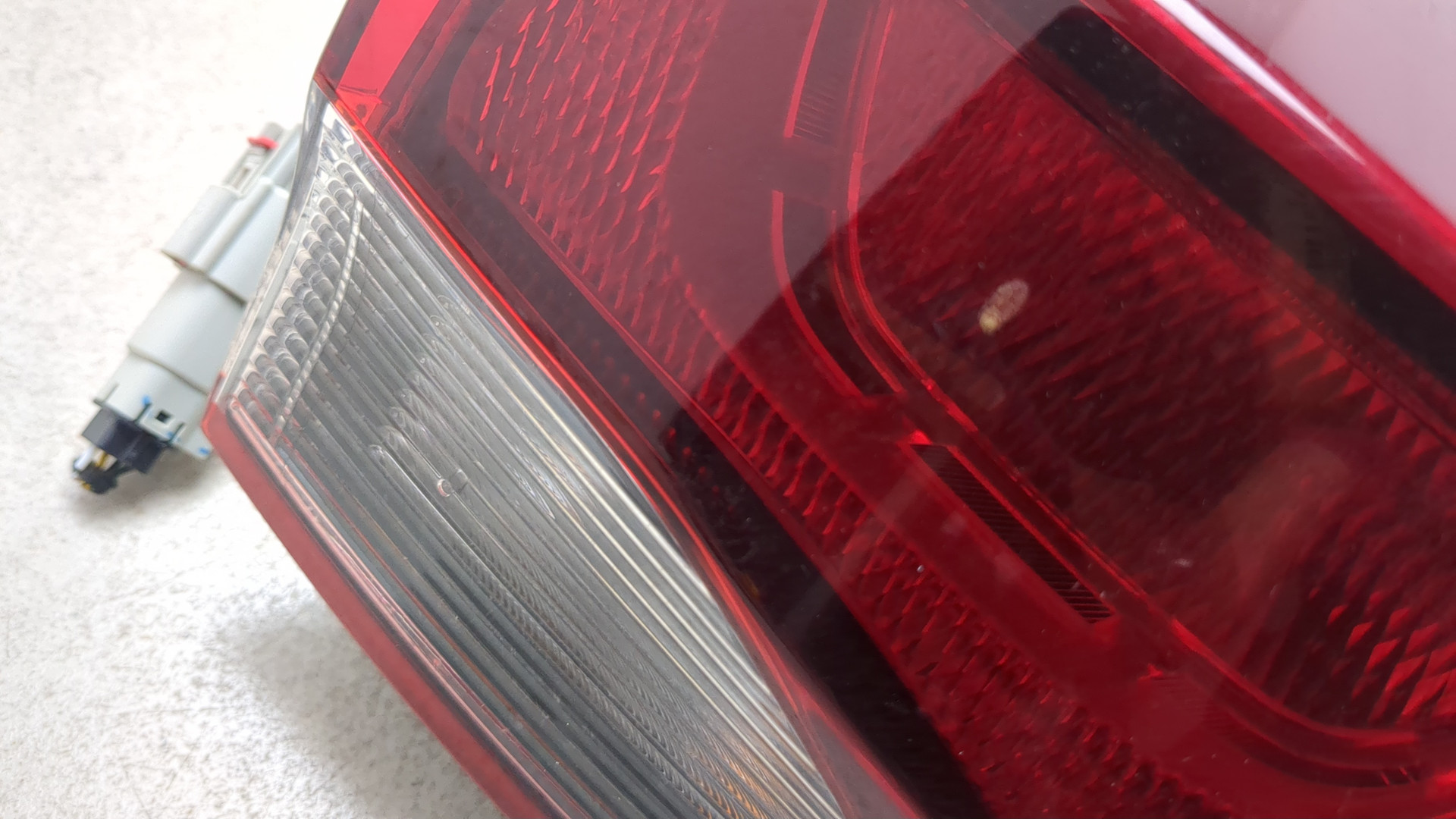 Фонарь задний правый