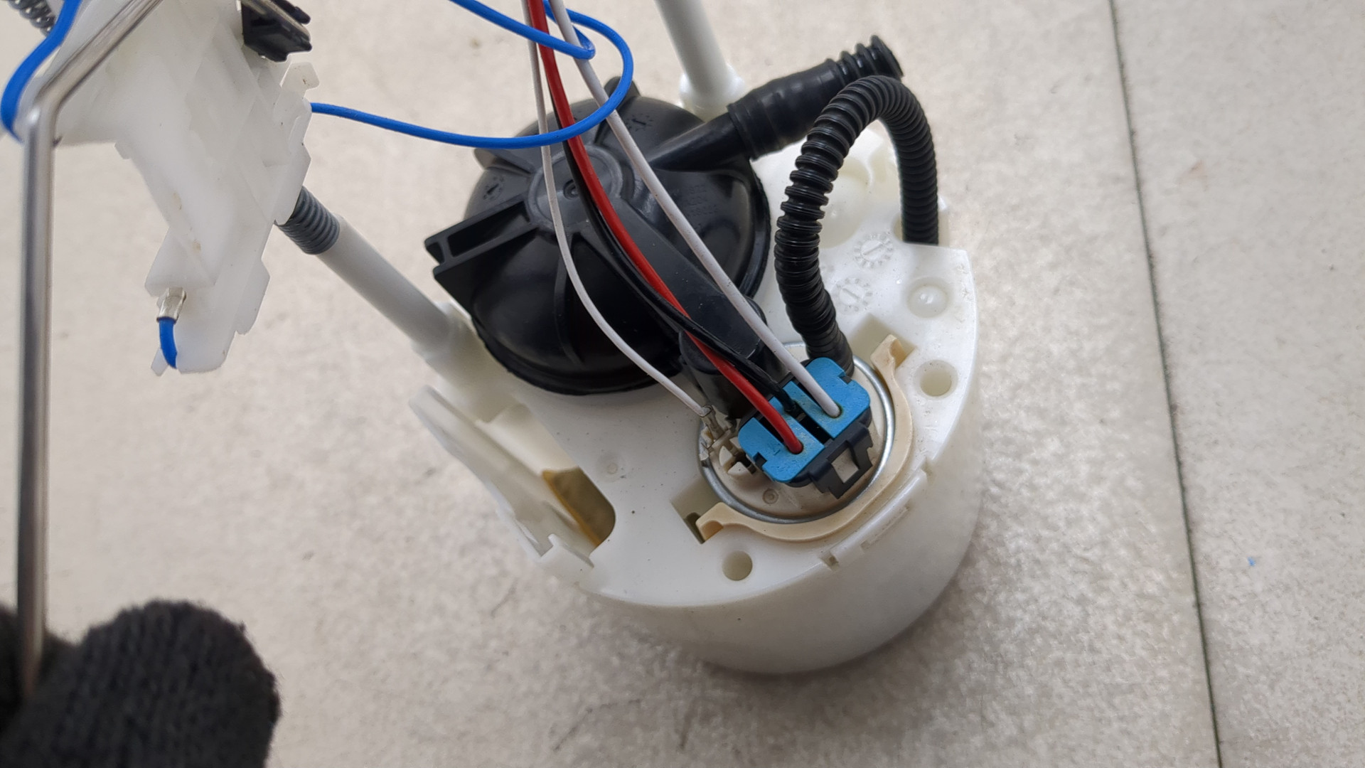 Насос топливный электрический