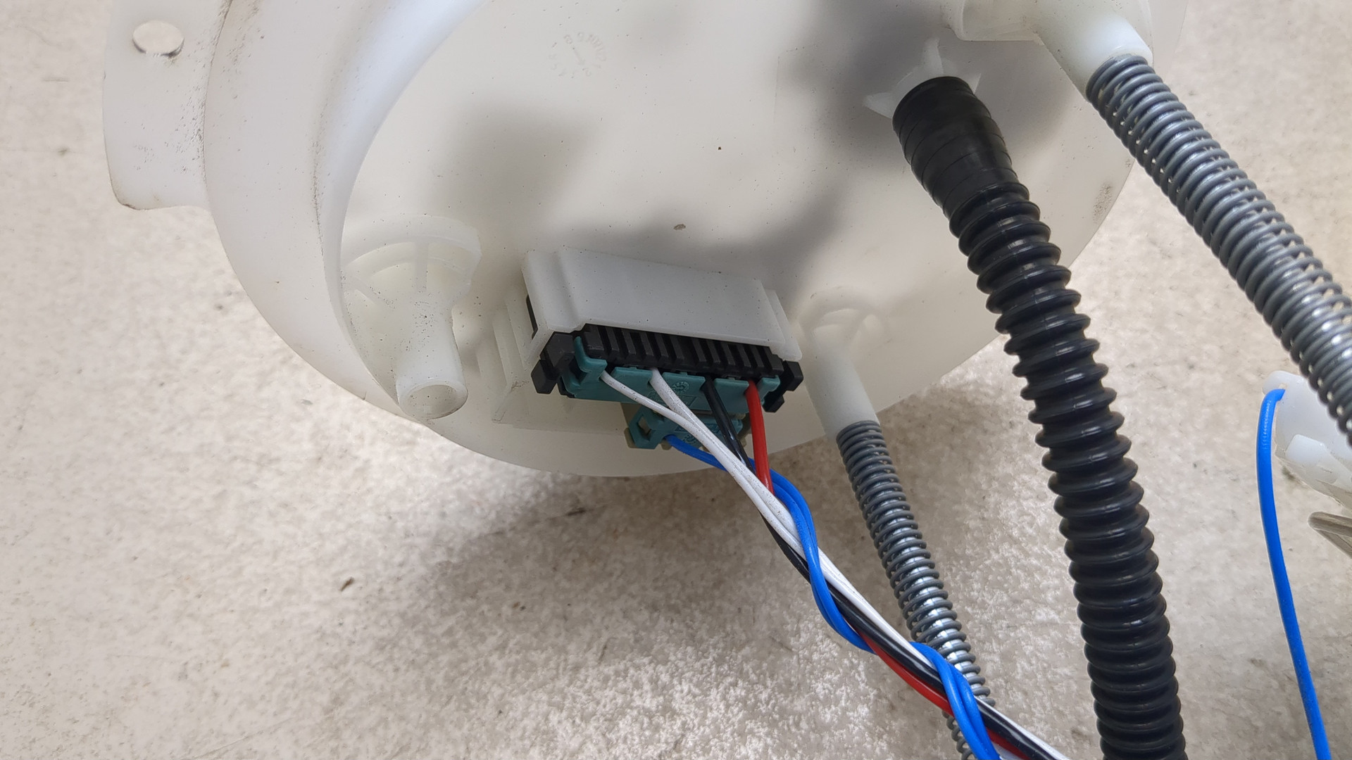 Насос топливный электрический