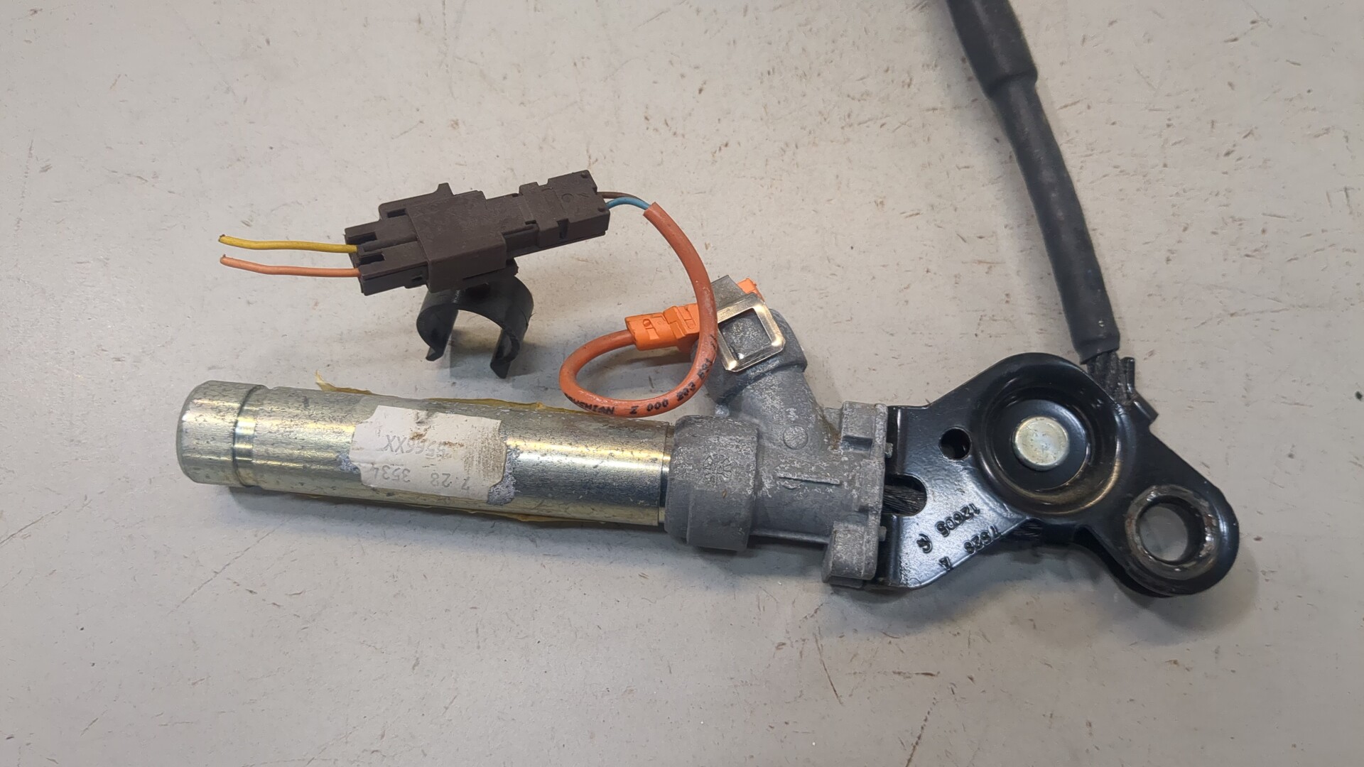 Ответная часть ремня безопасности