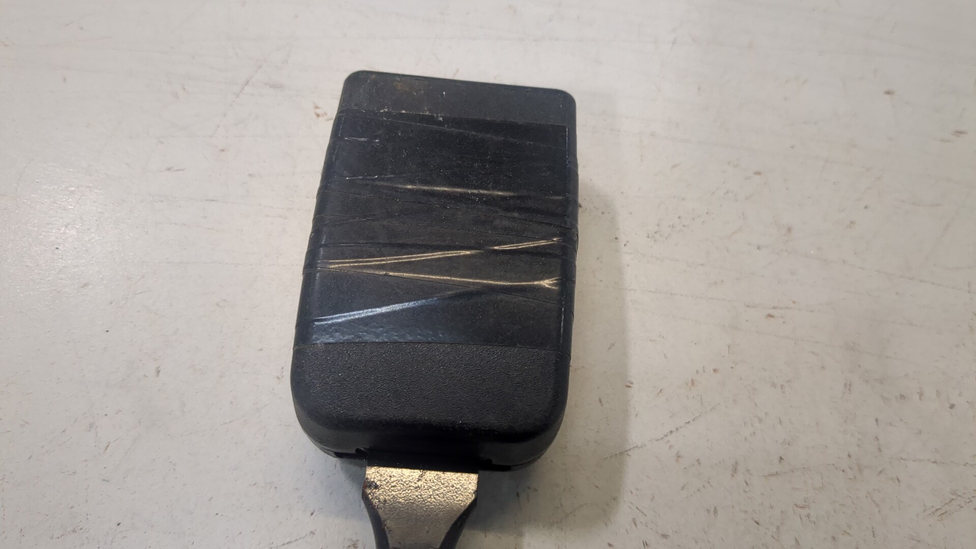 Ответная часть ремня безопасности