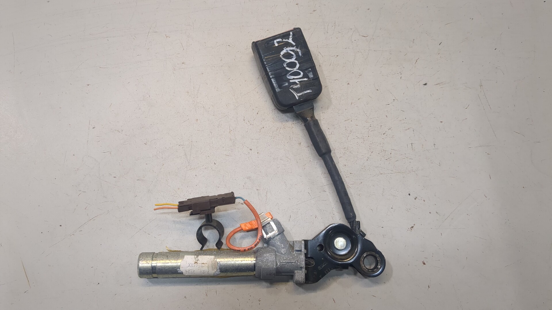 Ответная часть ремня безопасности