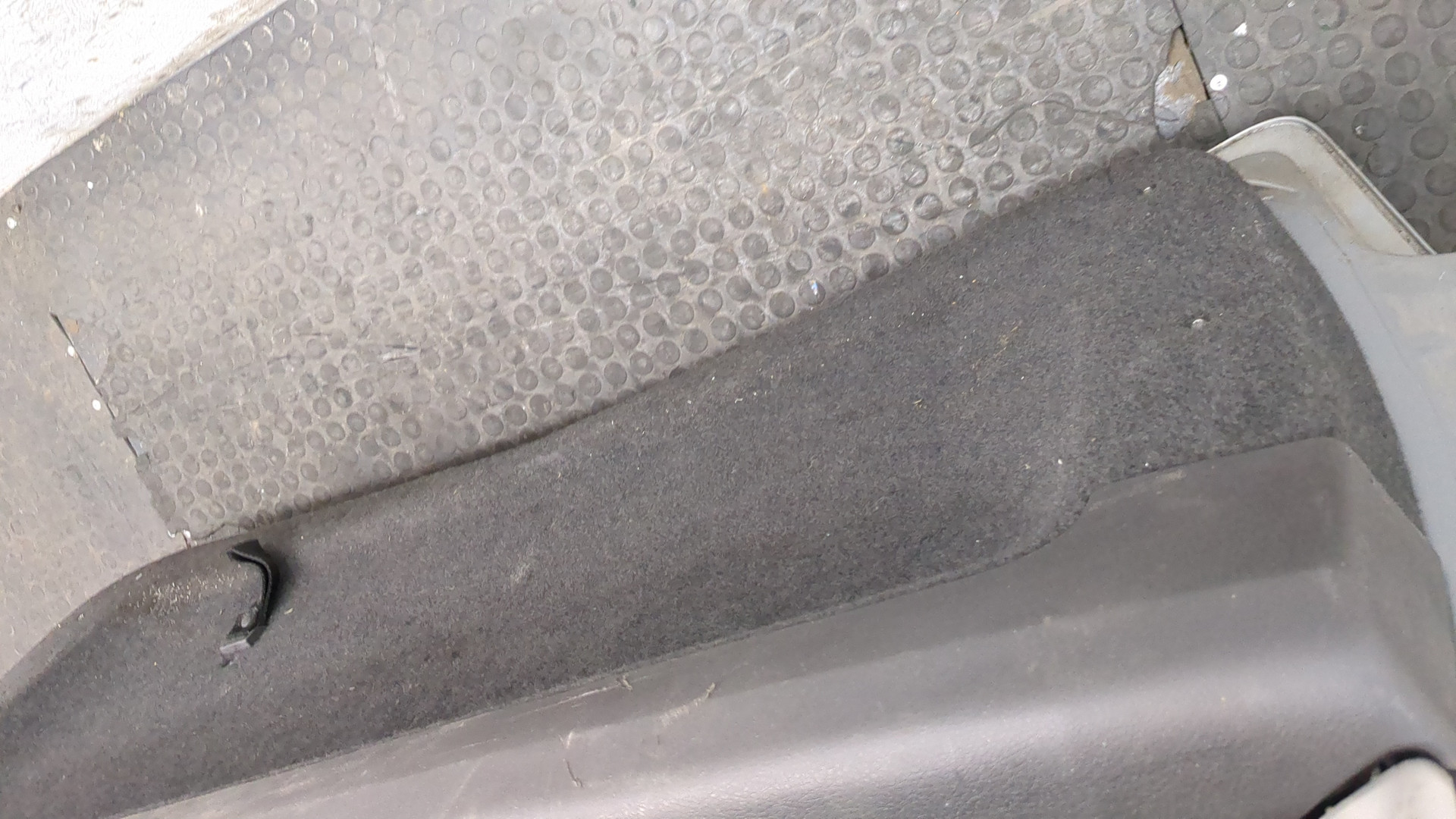 Дверь багажника