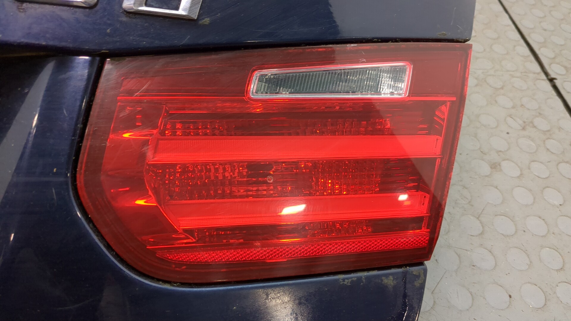 Дверь багажника
