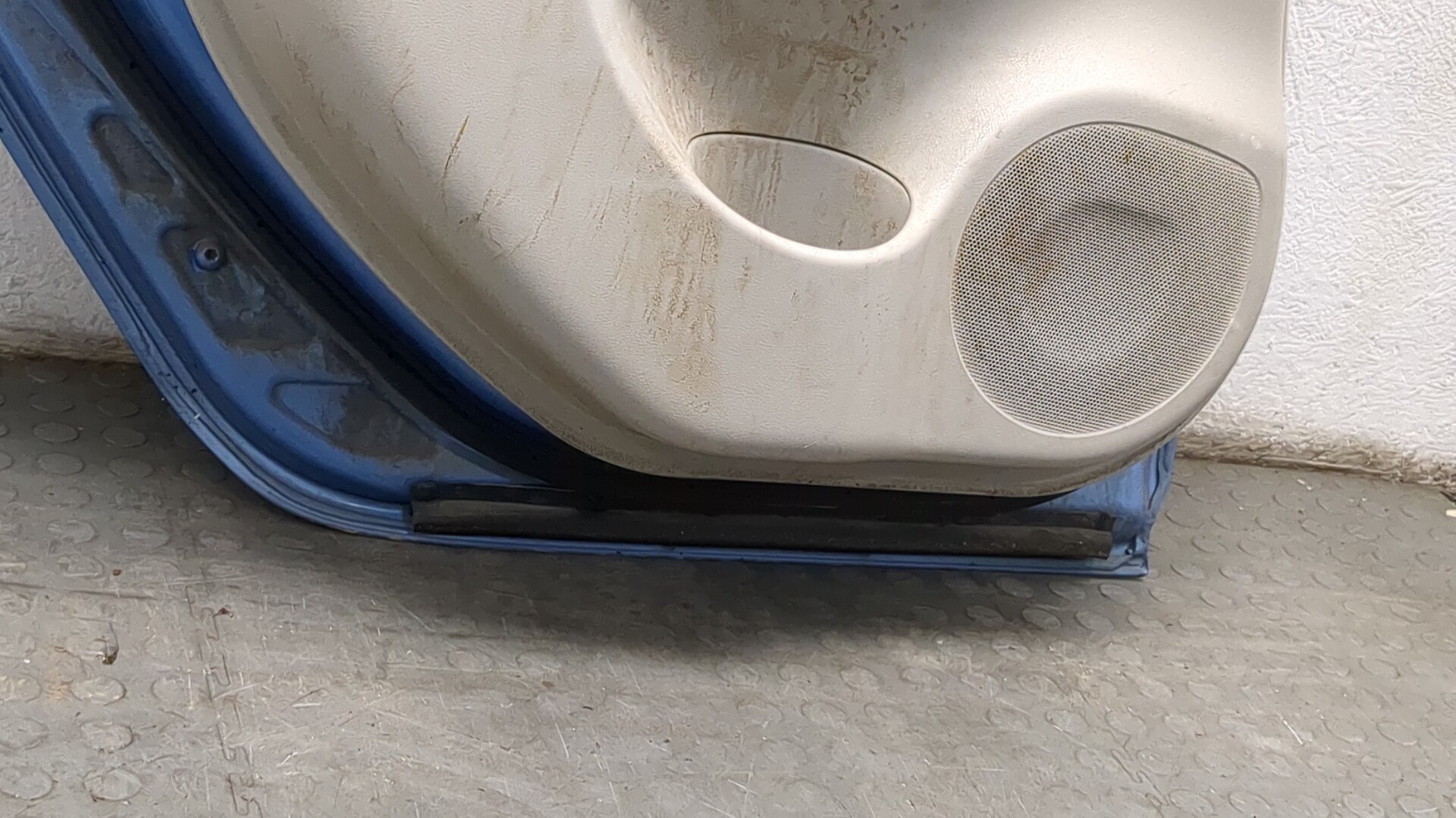 Дверь задняя левая