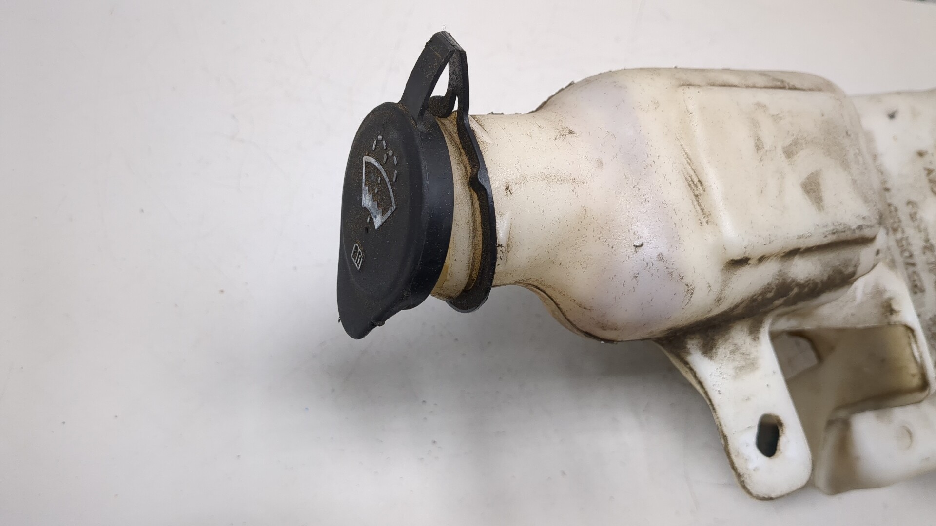 Бачок омывателя лобового стекла