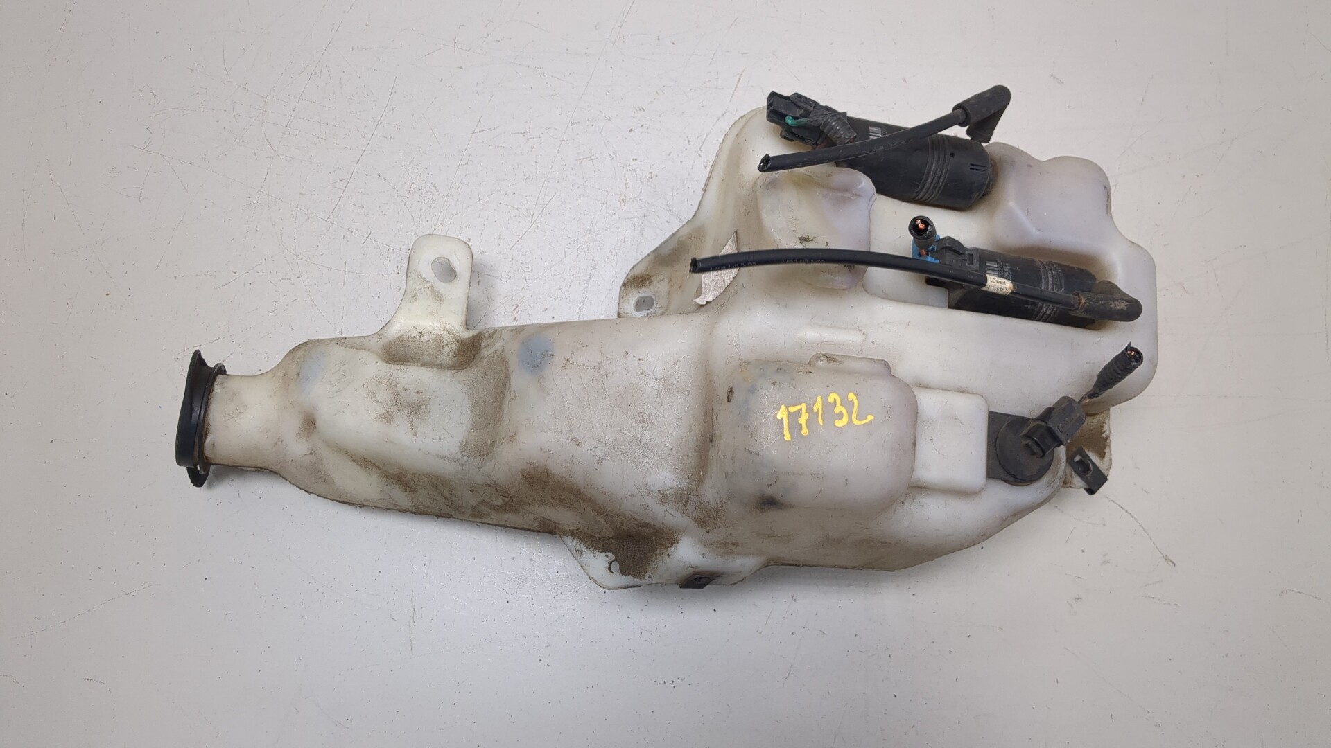 Бачок омывателя лобового стекла