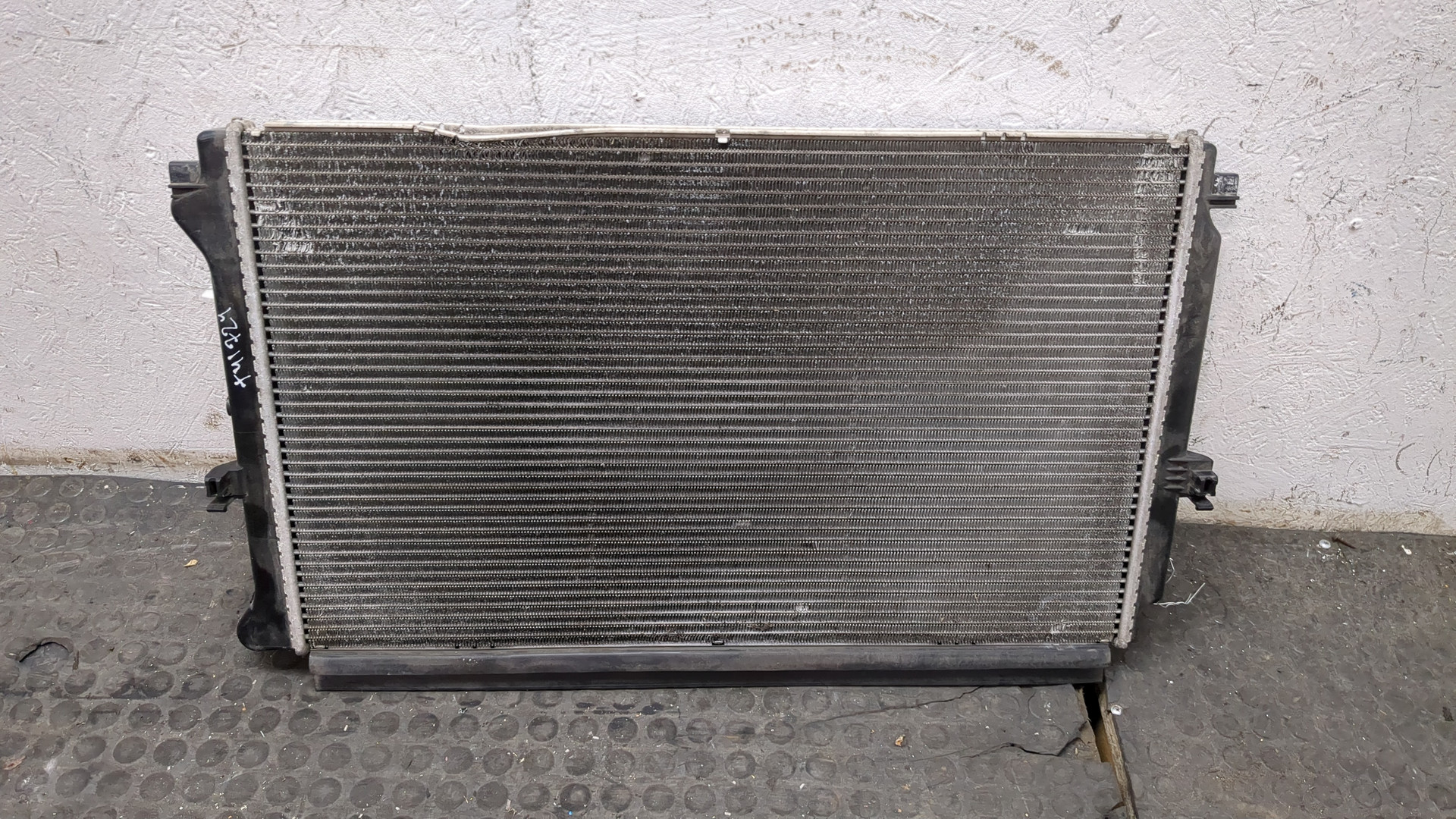Радиатор охлаждения двигателя основной