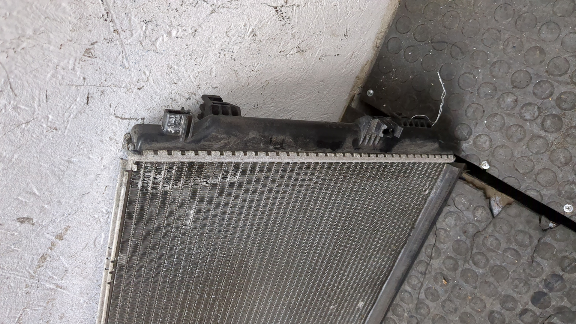 Радиатор охлаждения двигателя основной