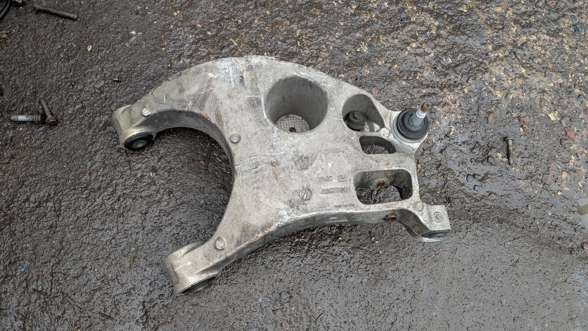 Рычаг задний правый