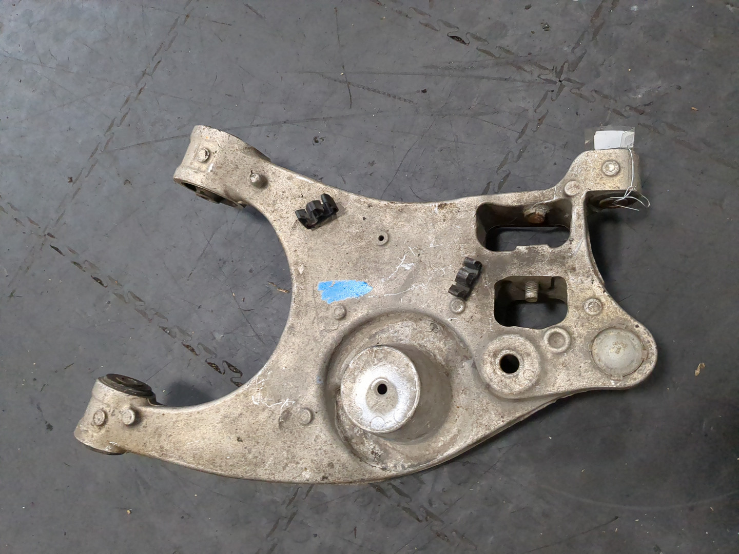 Рычаг задний правый