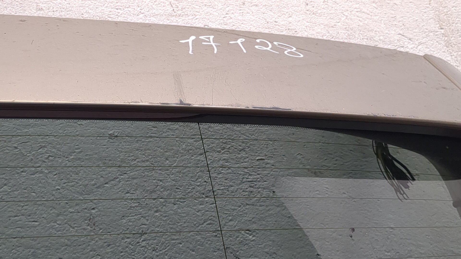 Дверь багажника