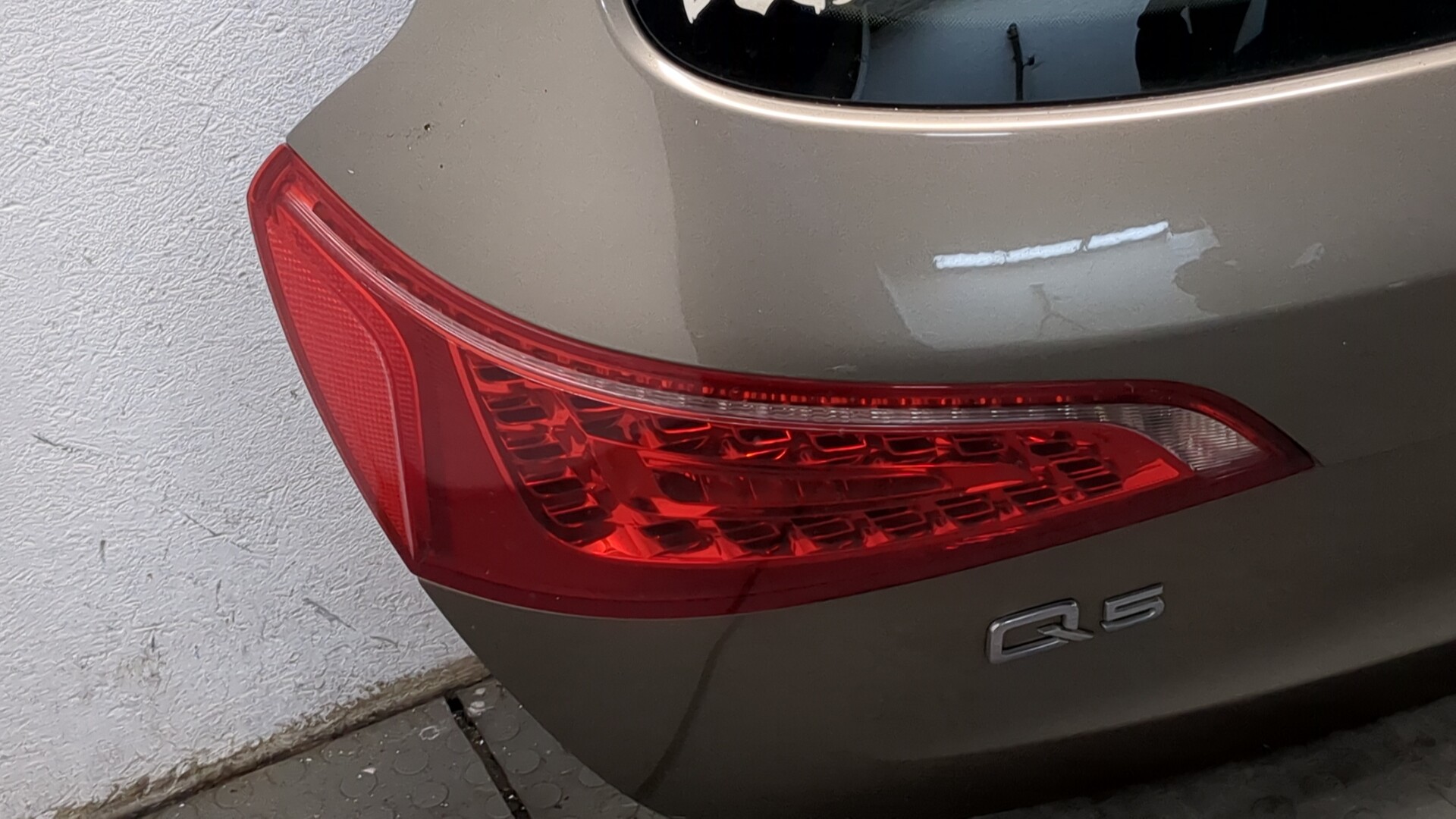 Дверь багажника