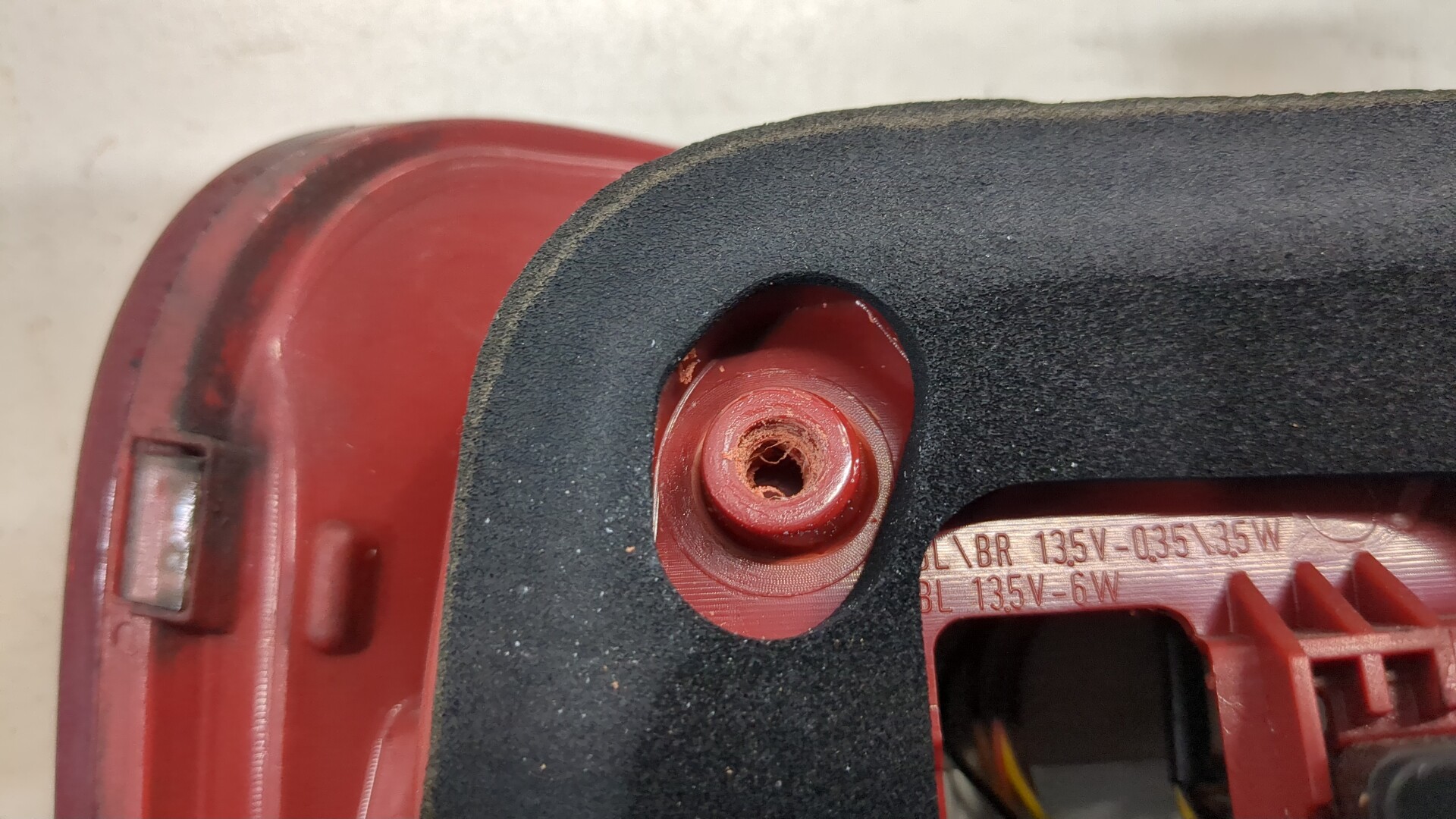 Фонарь задний правый