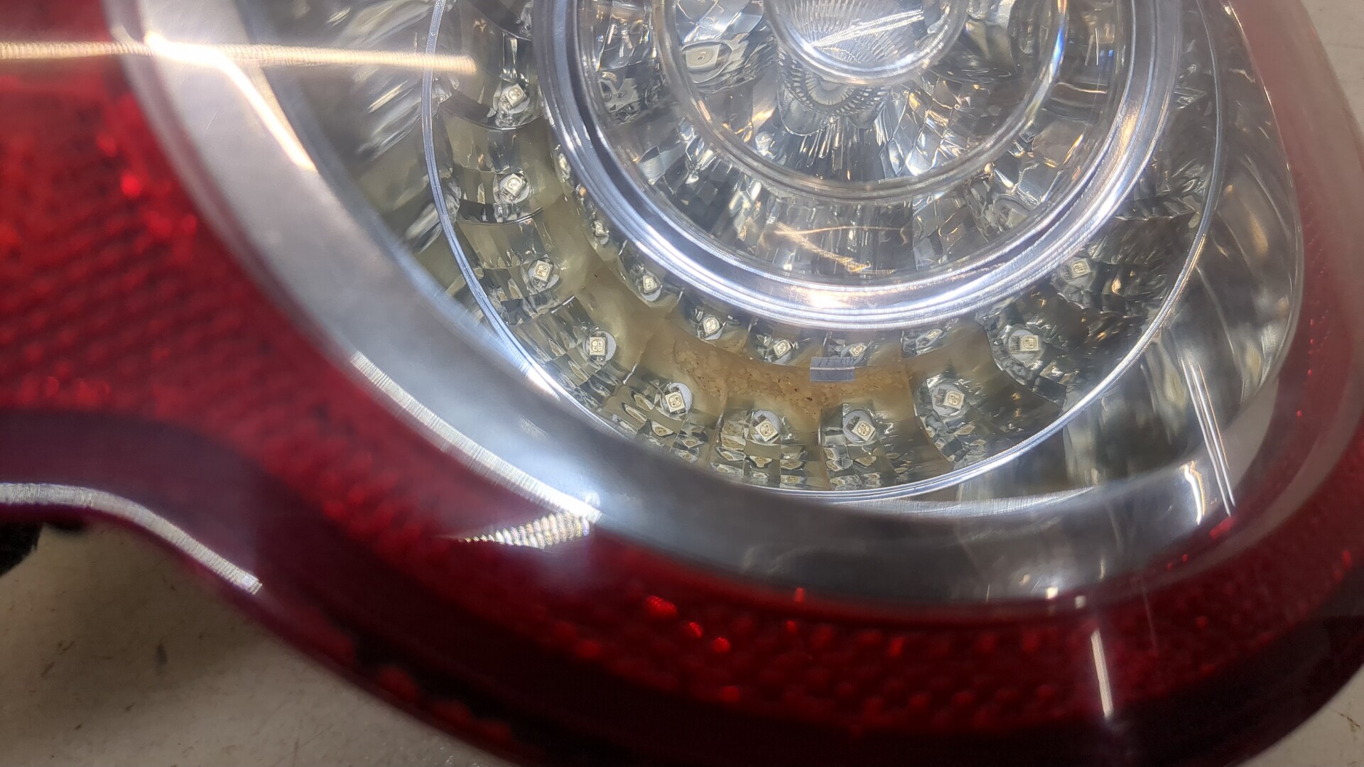 Фонарь задний правый