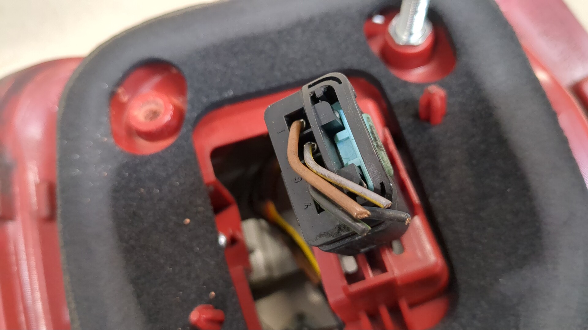 Фонарь задний правый