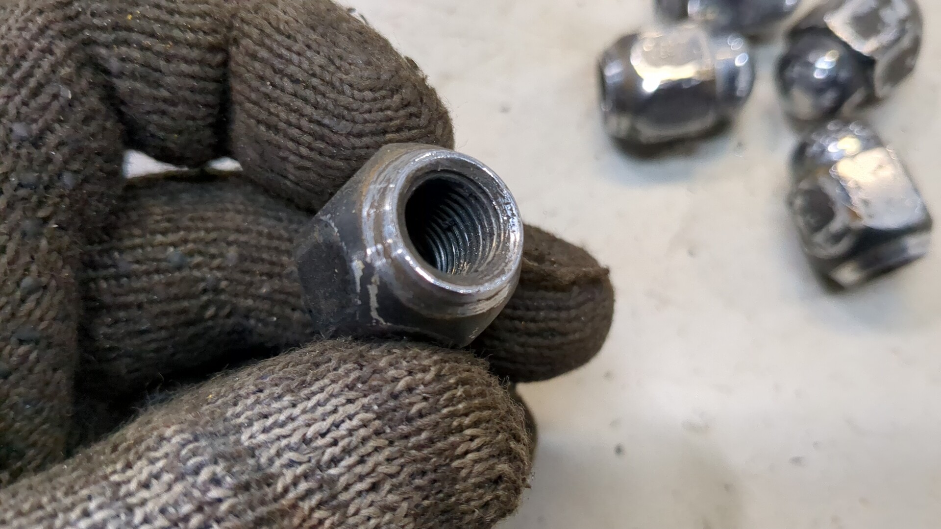 Гайка колеса