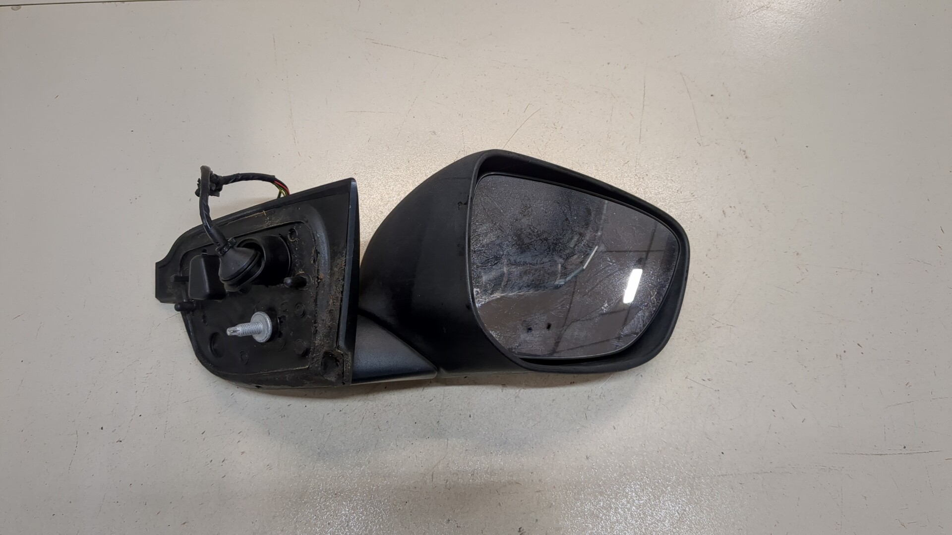 Зеркало правое электрическое