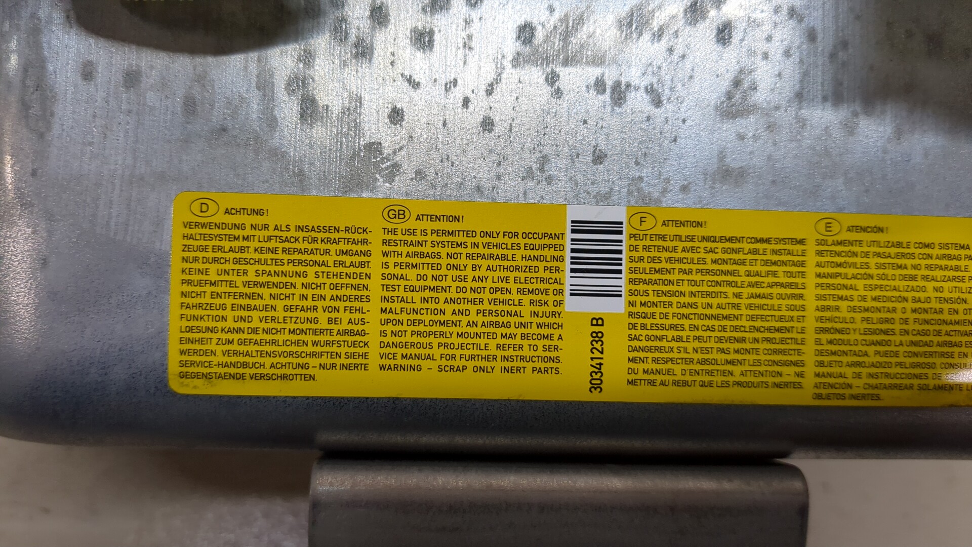 Подушка безопасности пассажирская (в торпедо)