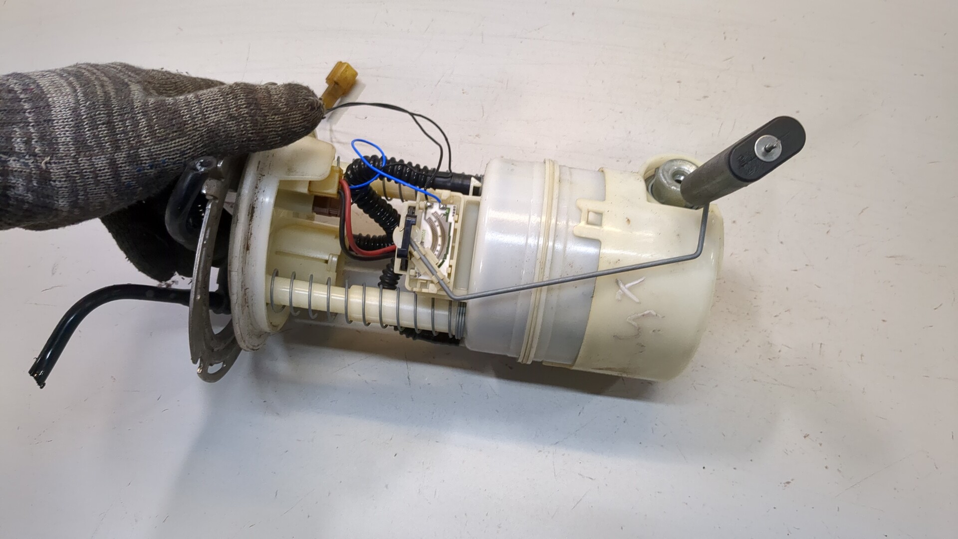 Насос топливный электрический