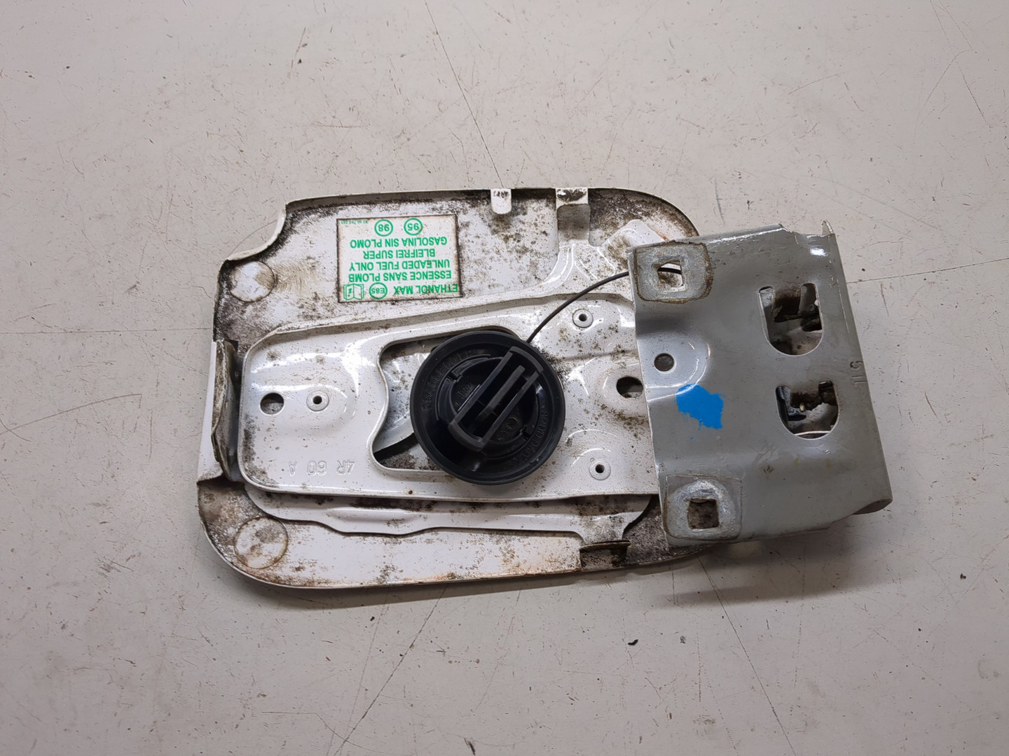 Лючок бензобака