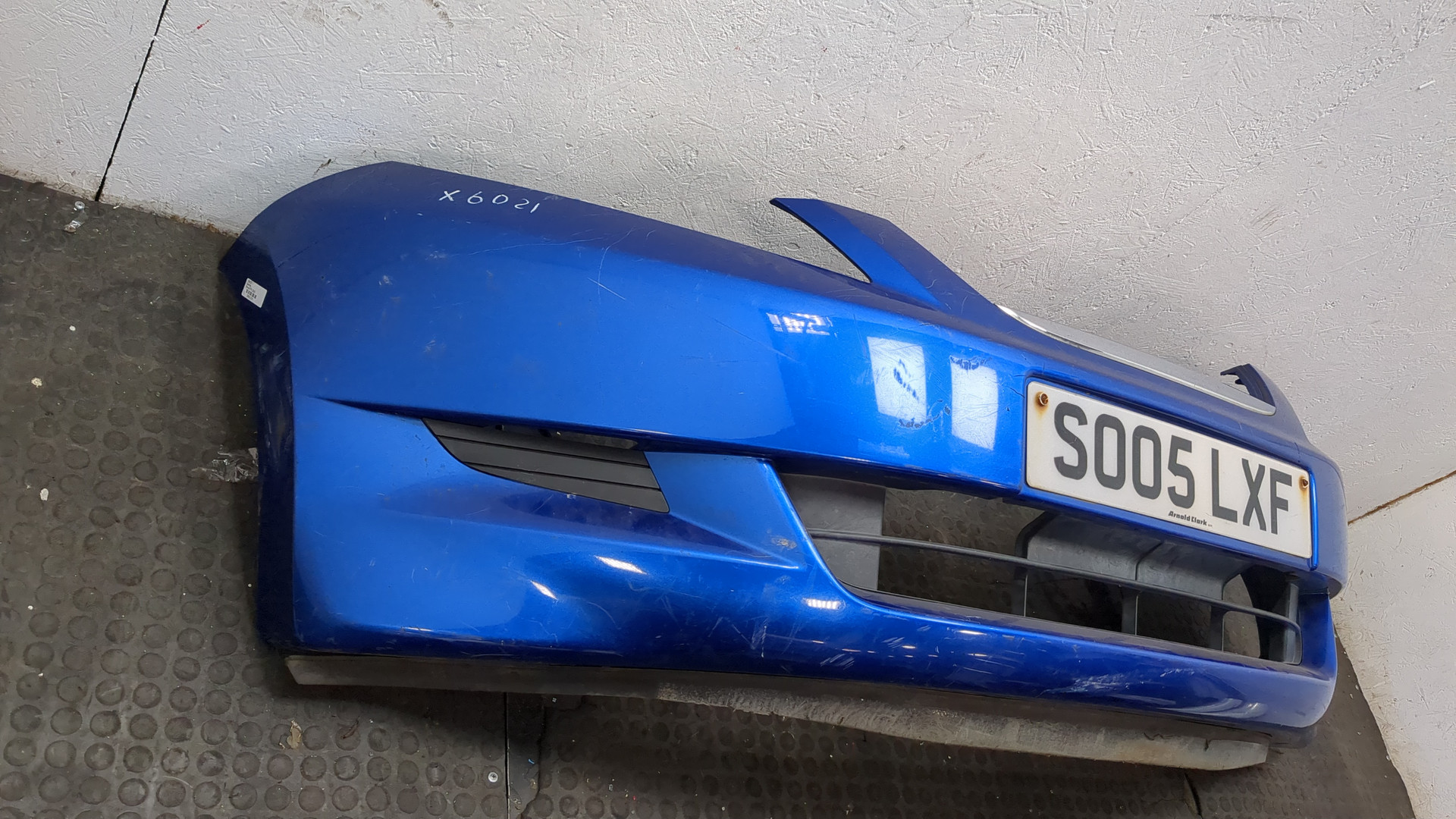 Бампер передний