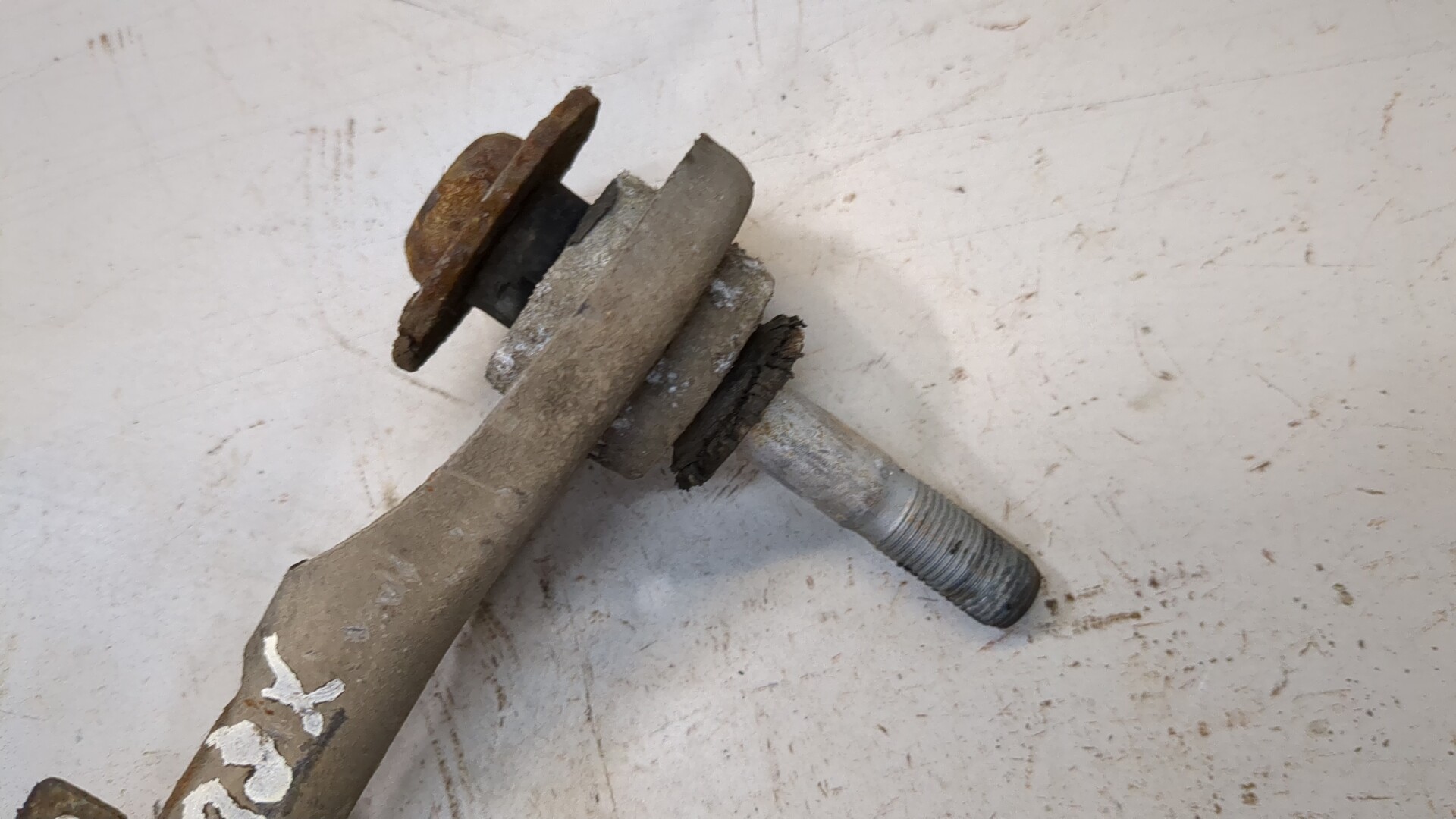 Рычаг задний