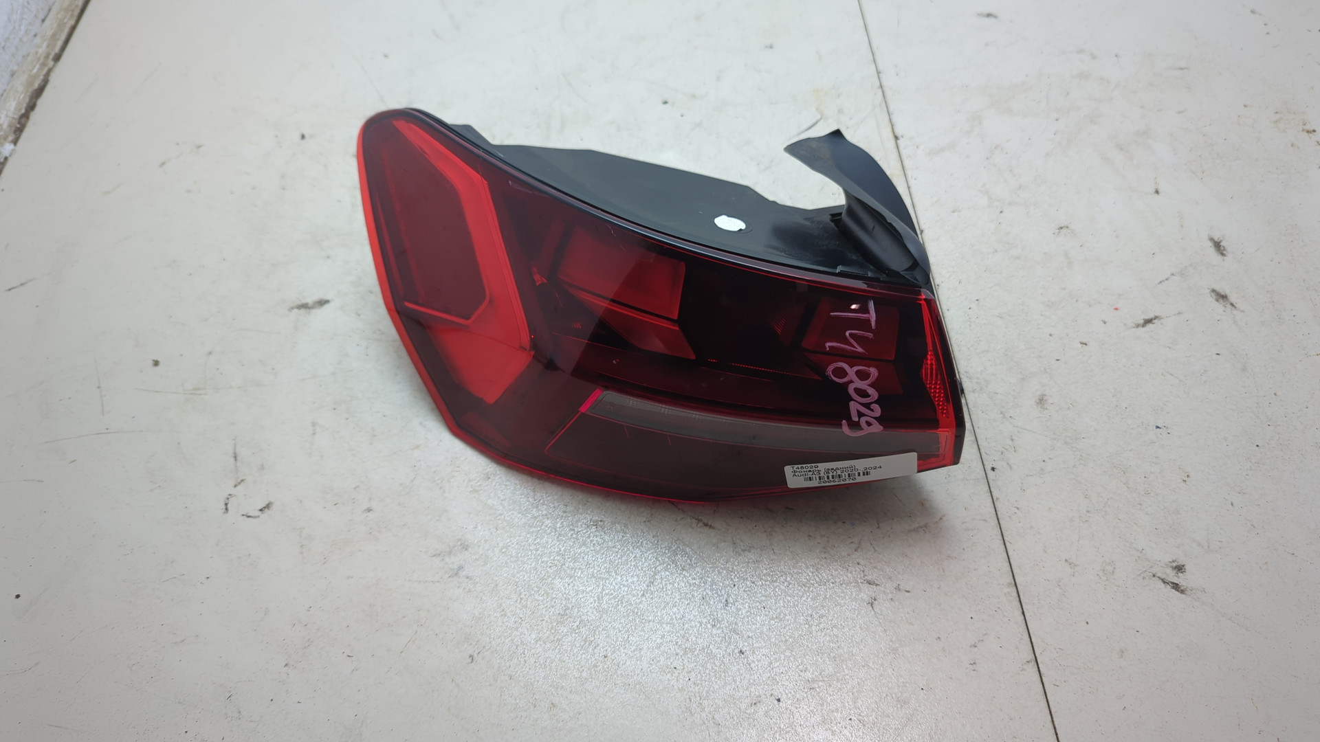 Фонарь задний левый