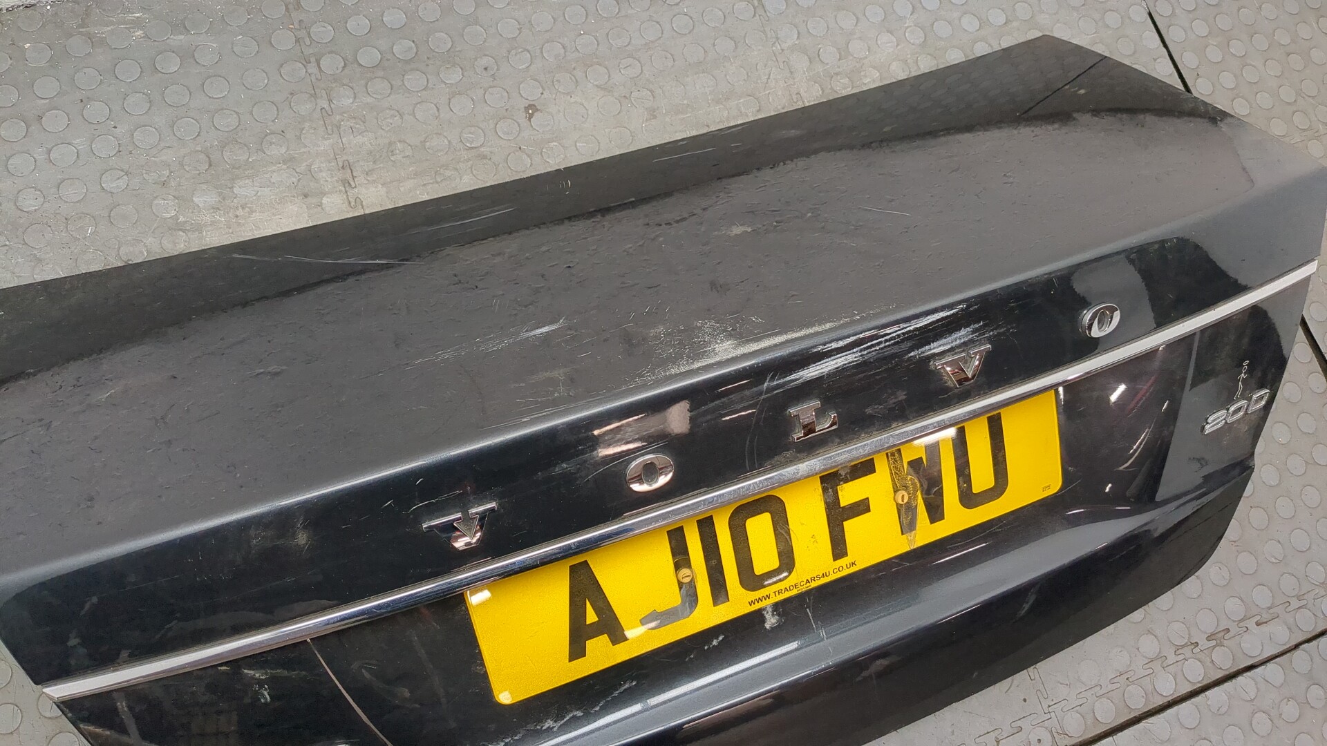 Дверь багажника