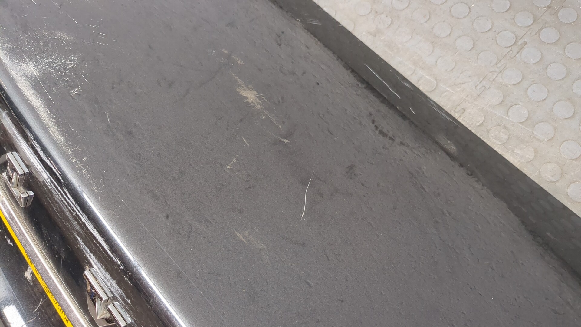 Дверь багажника