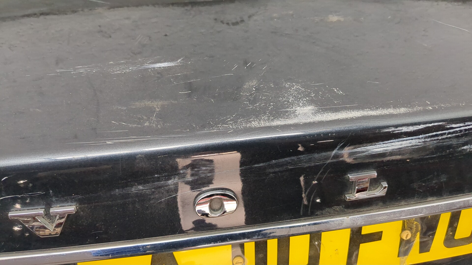 Дверь багажника