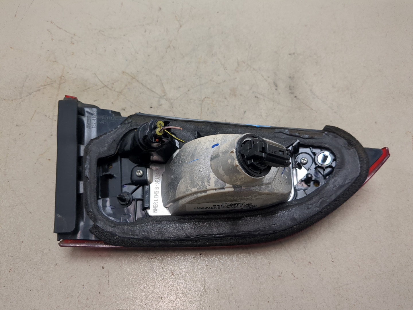 Фонарь задний внутренний правый