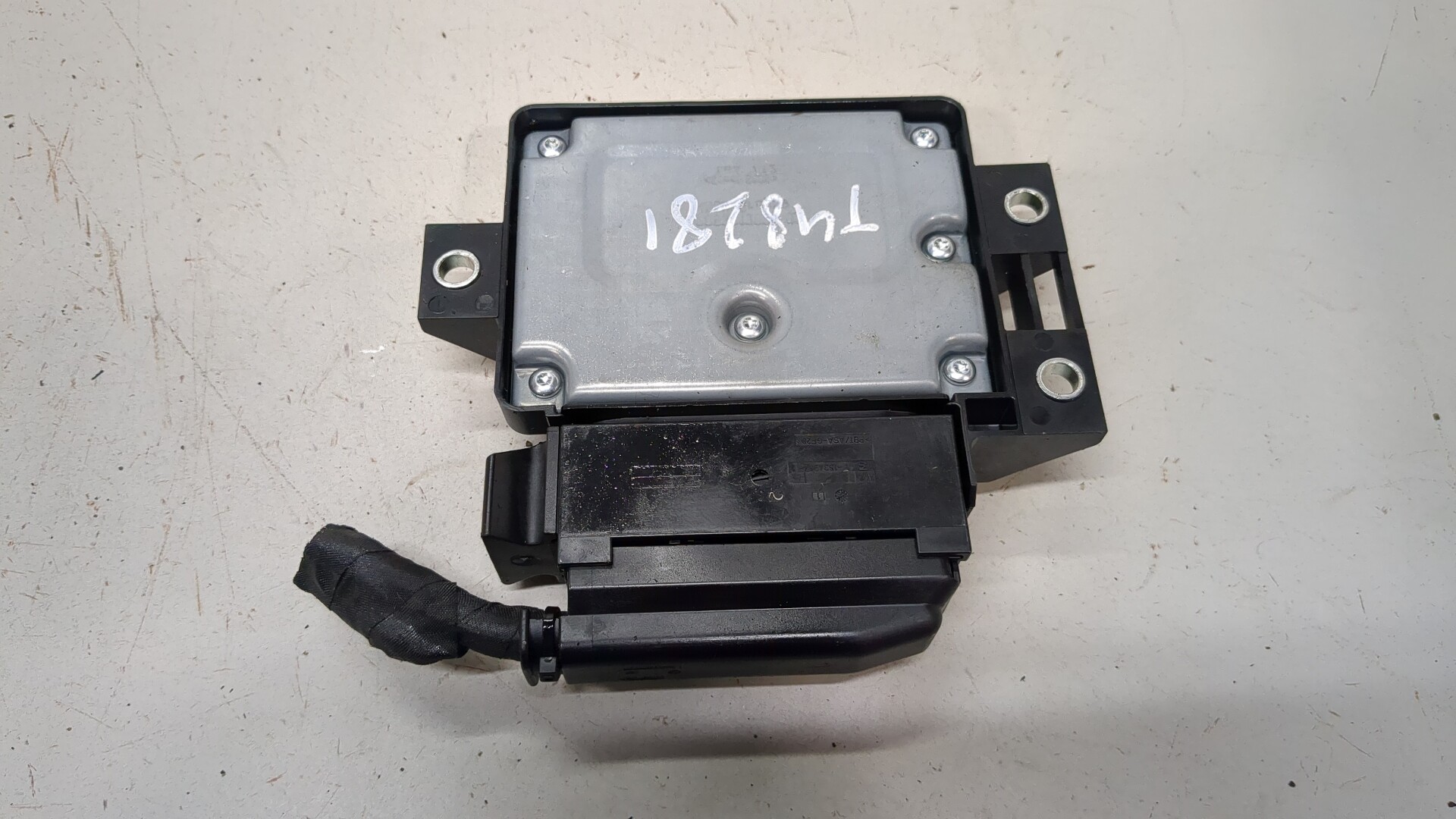 Блок управления парковочным тормозом