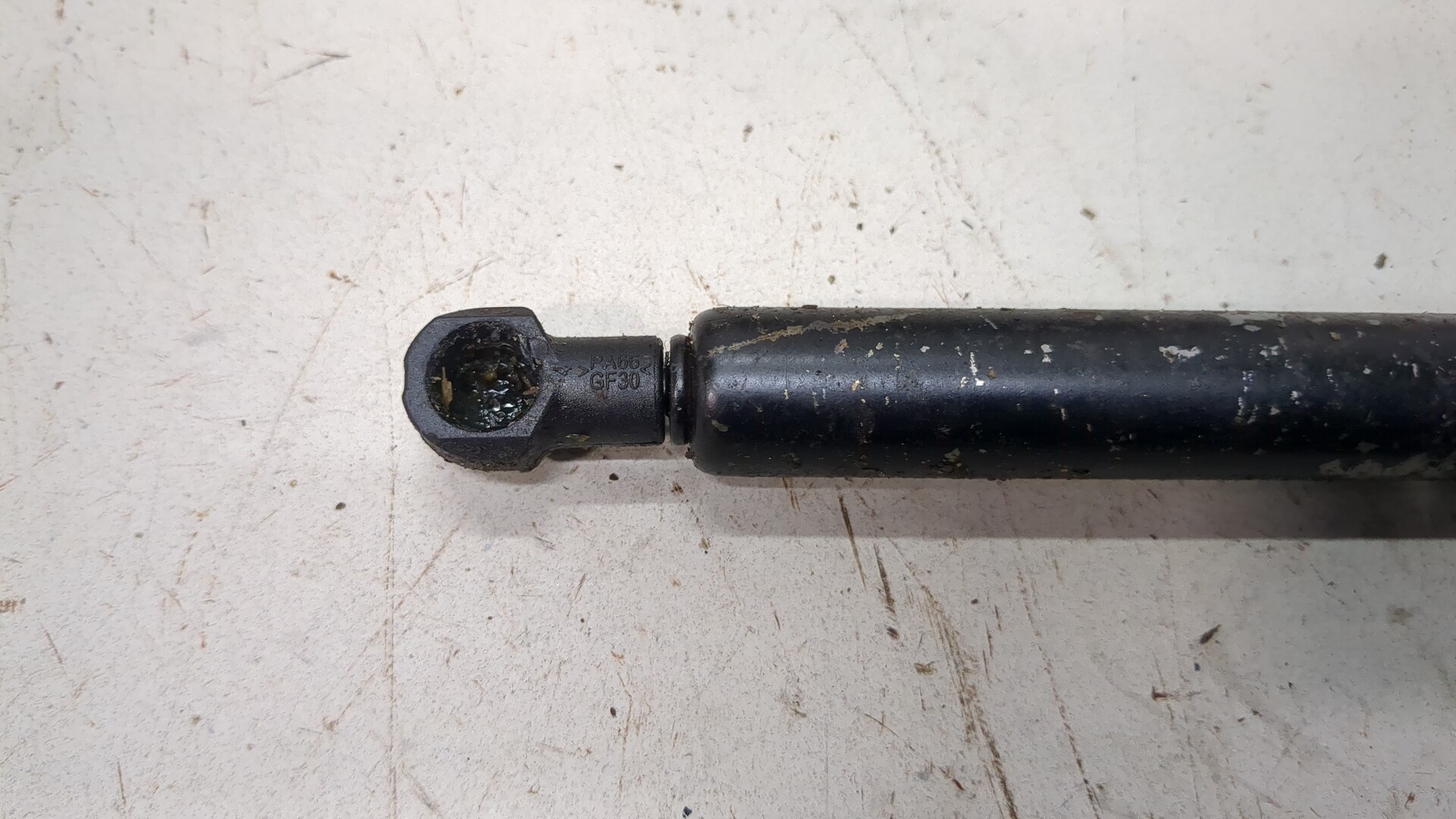 Амортизатор капота