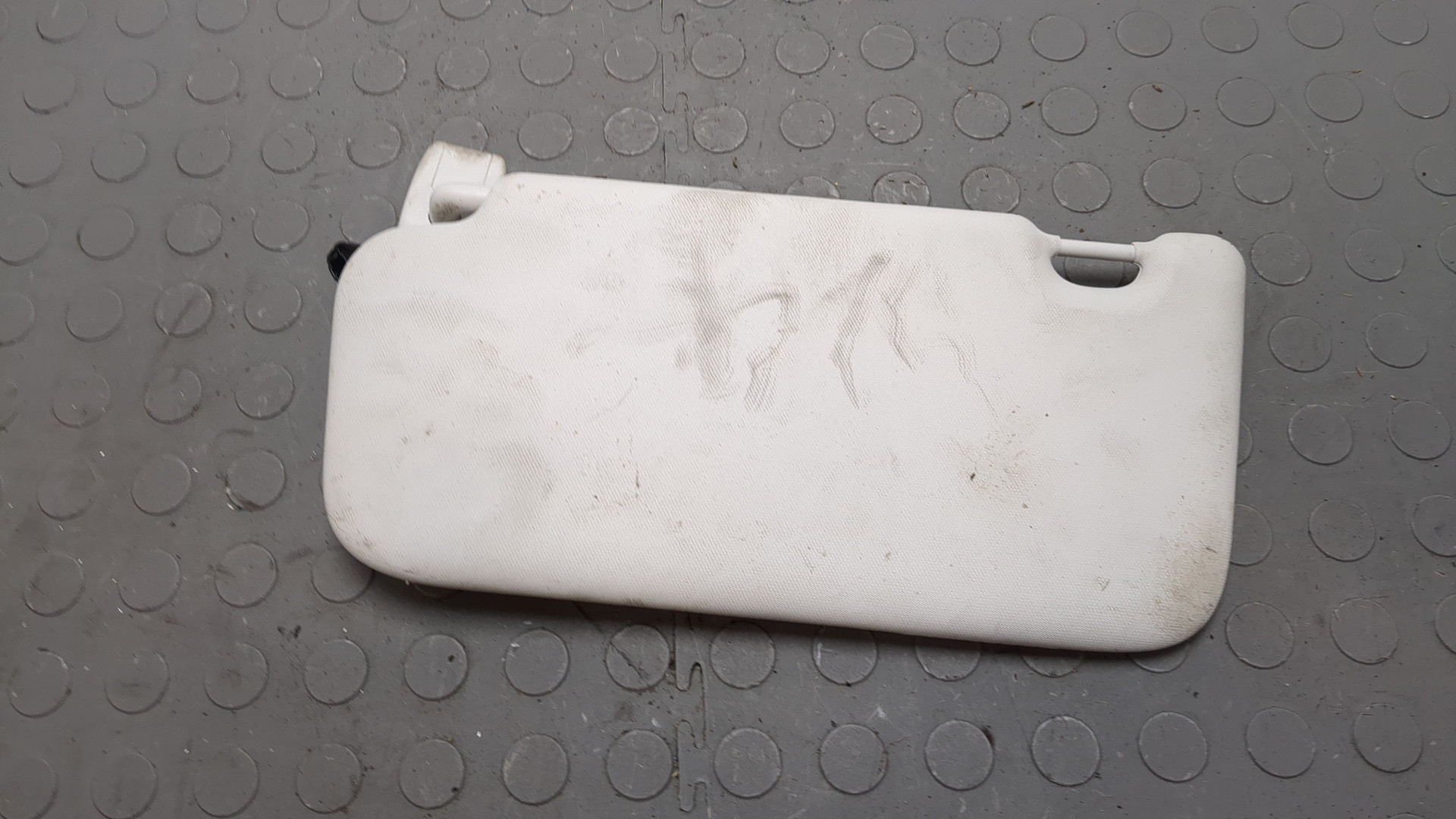 Козырек солнцезащитный