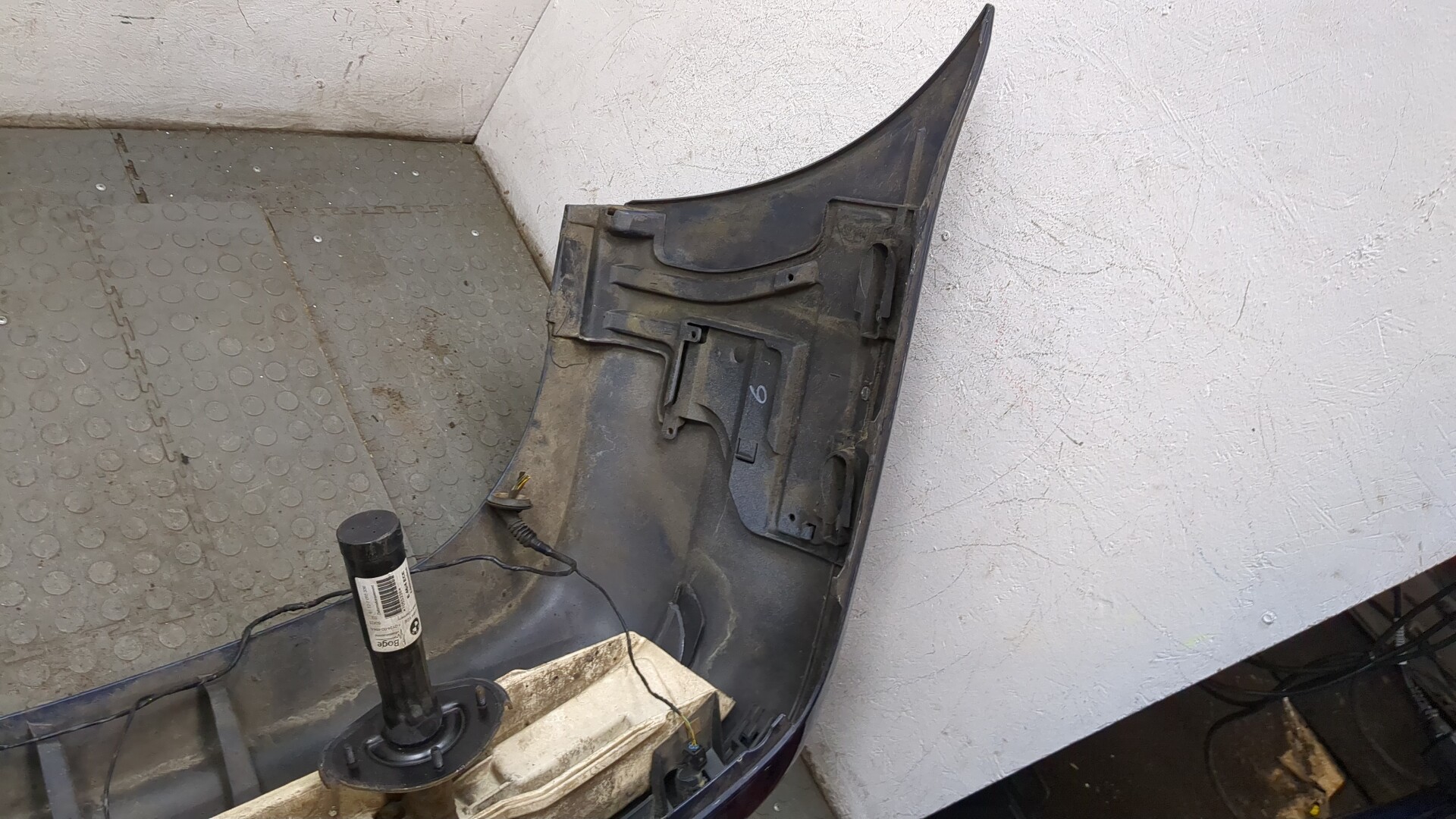 Бампер задний