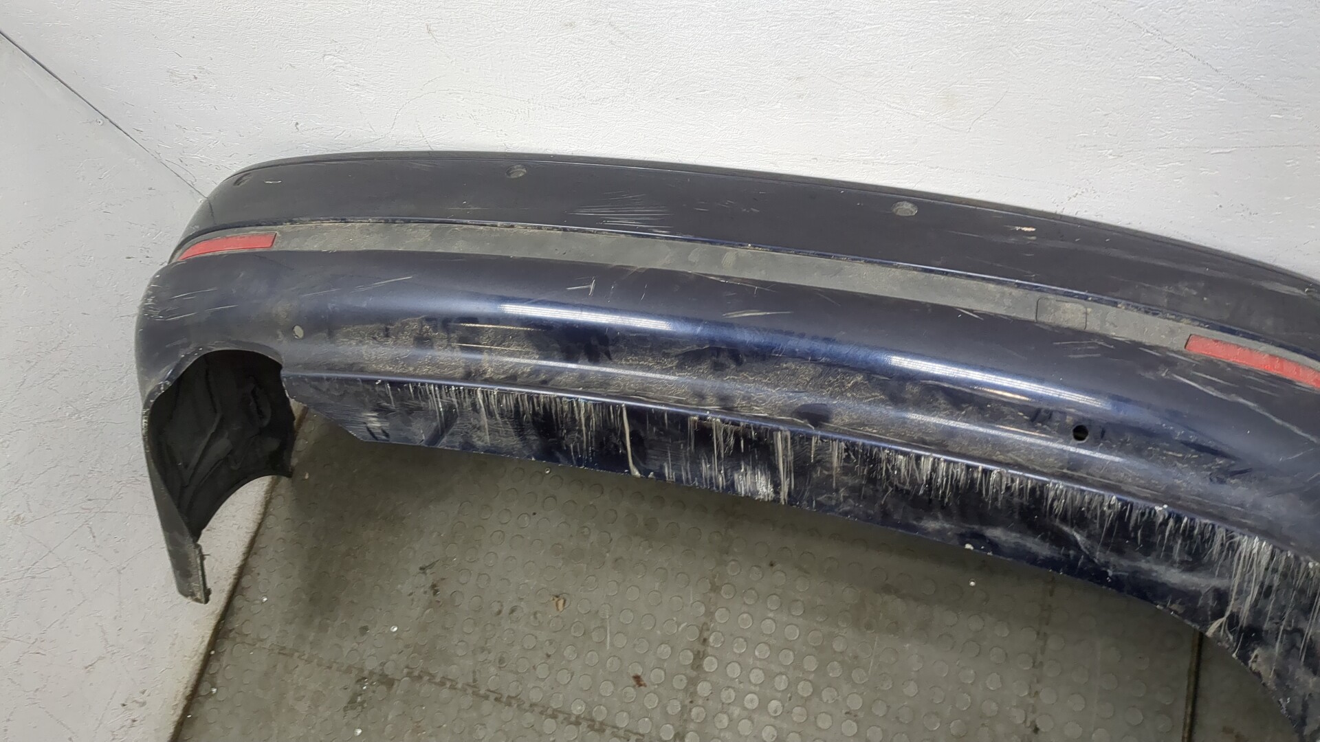 Бампер задний