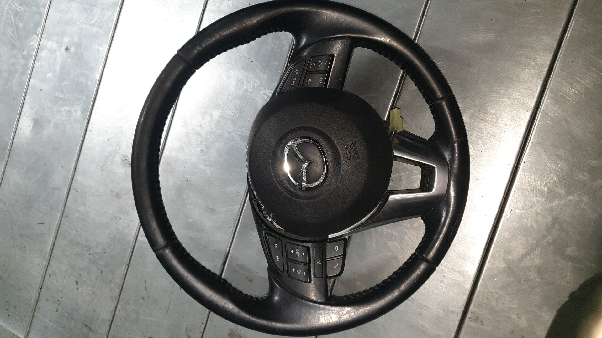 Рулевое колесо (руль)