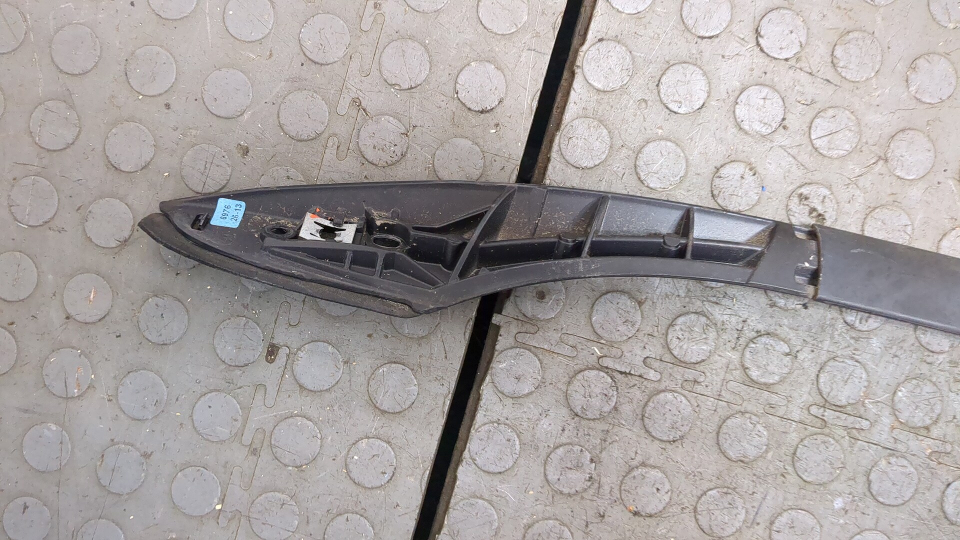 Рейлинг (релинг) правый (планка на крышу)