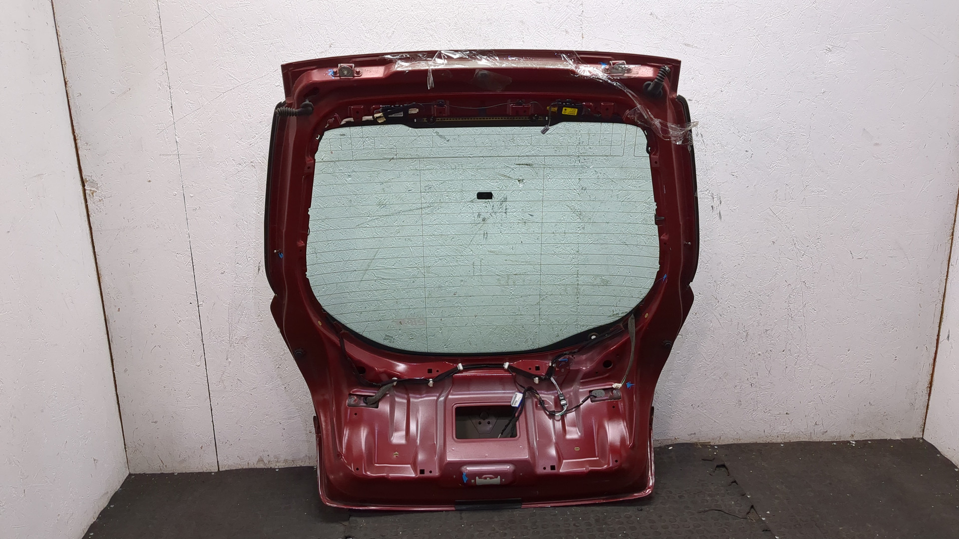 Дверь багажника