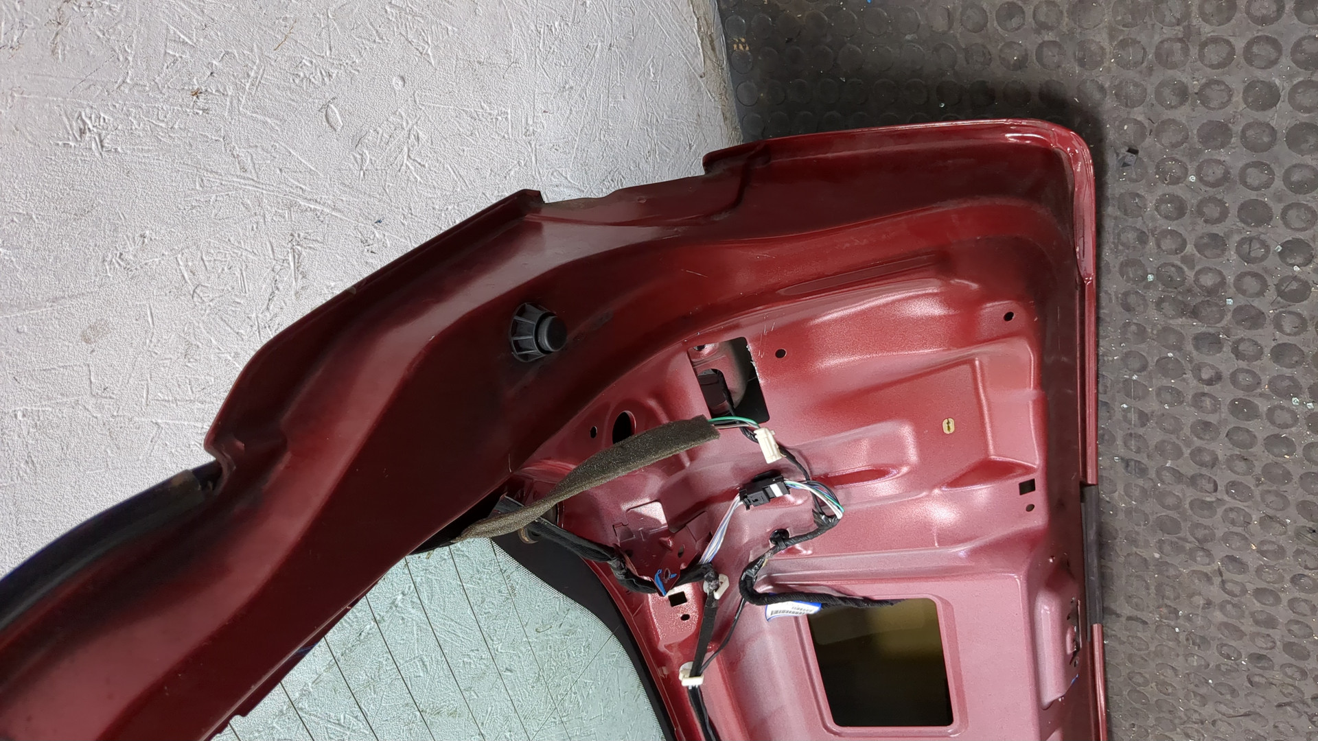 Дверь багажника