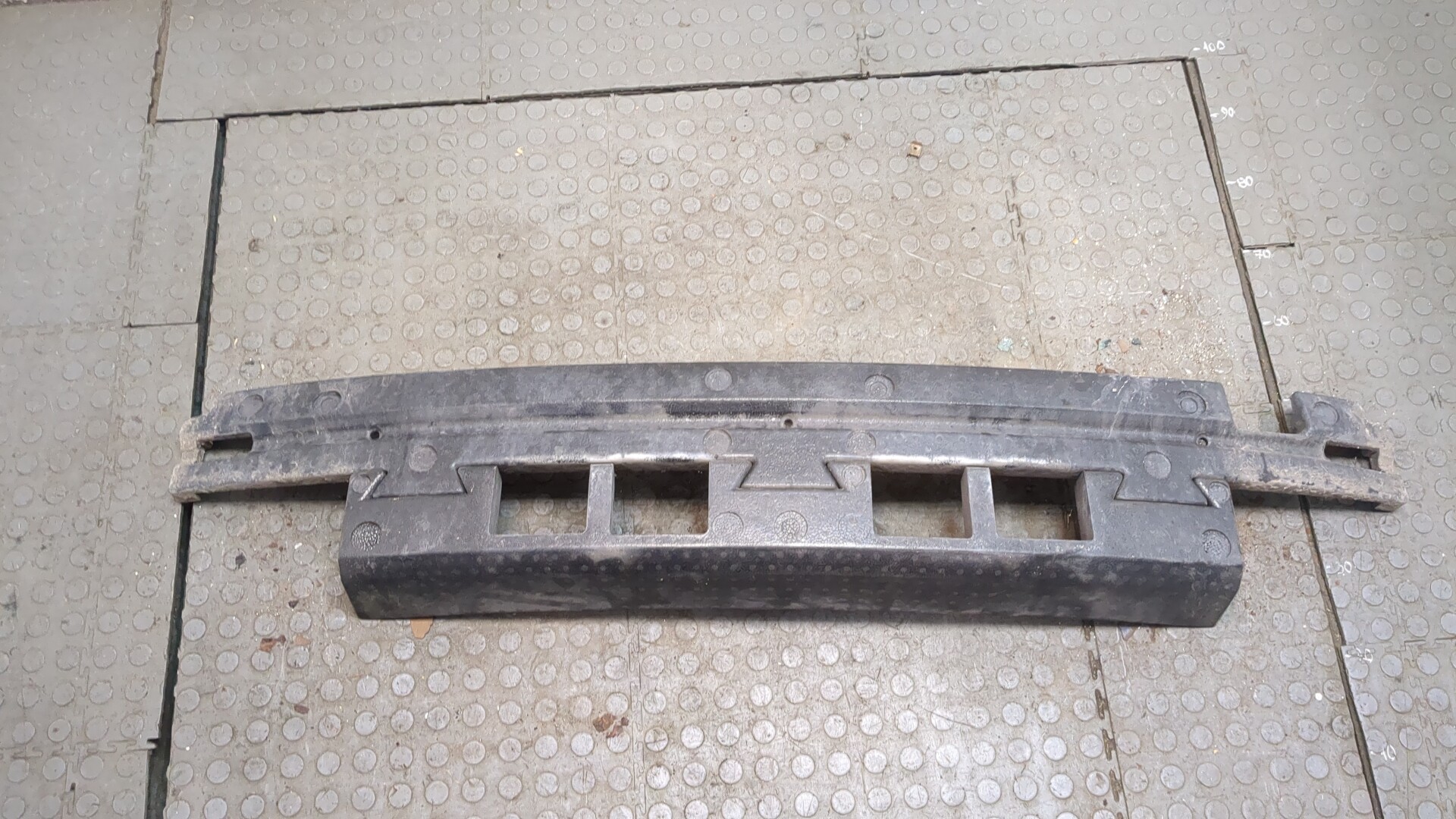 Усилитель заднего бампера