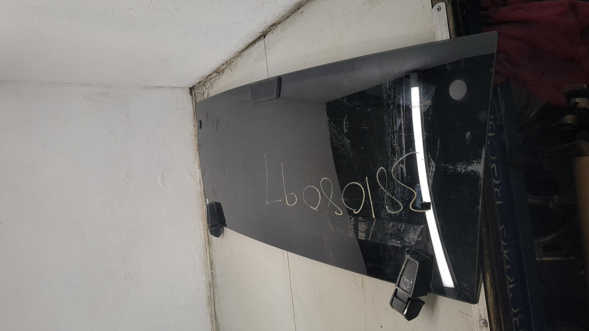 Стекло заднее