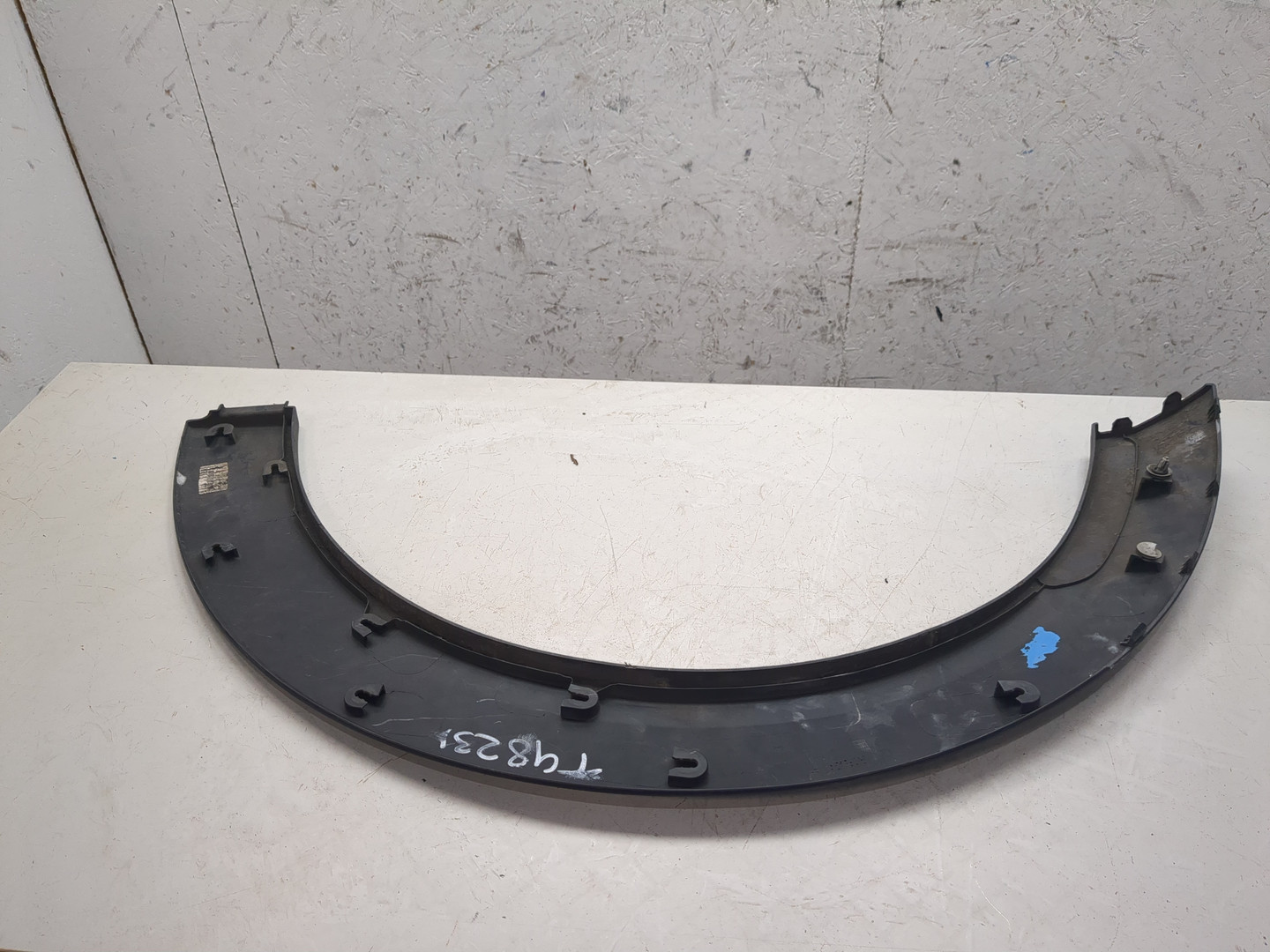 Накладка заднего крыла левого