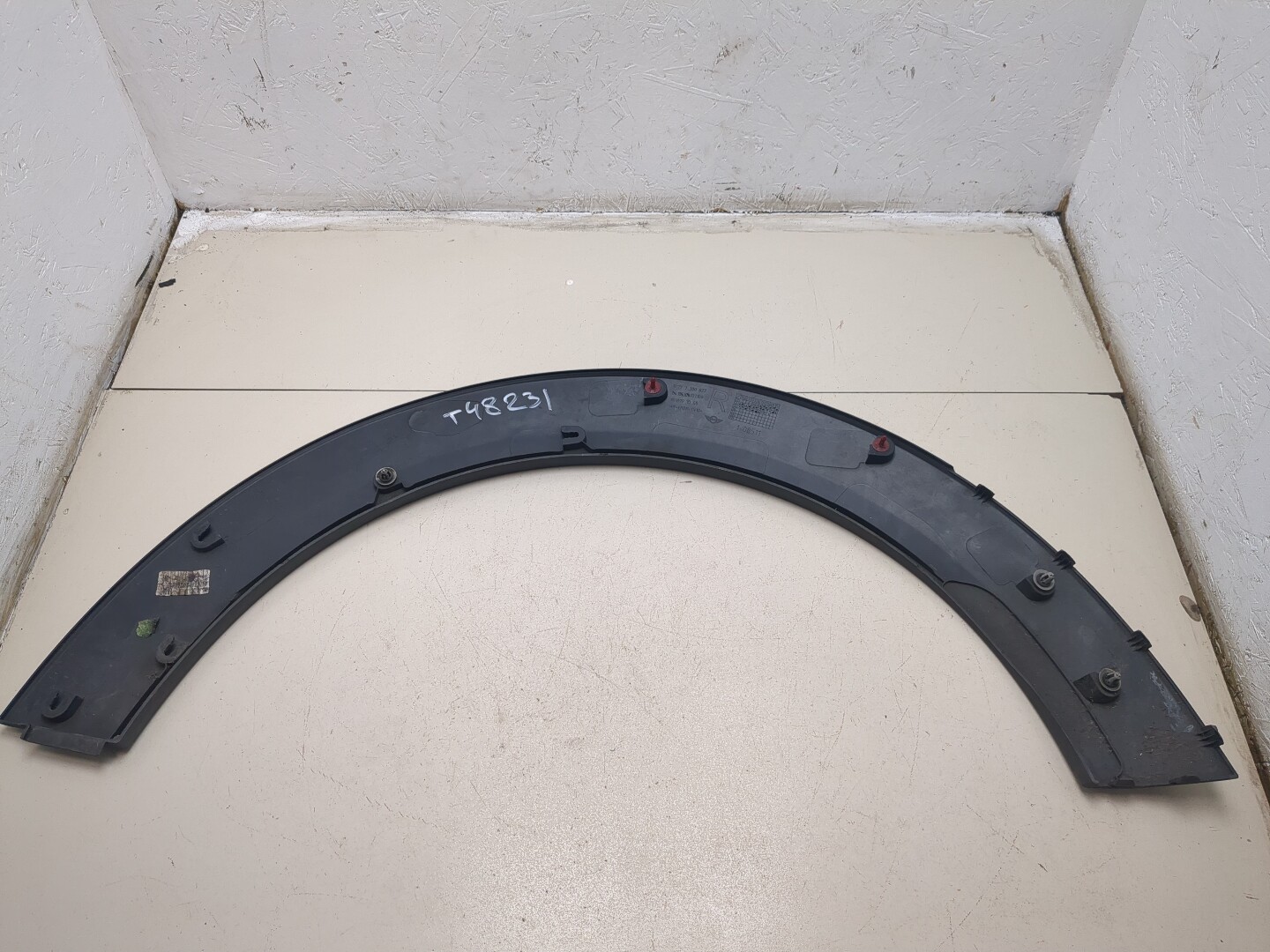 Молдинг заднего крыла правого