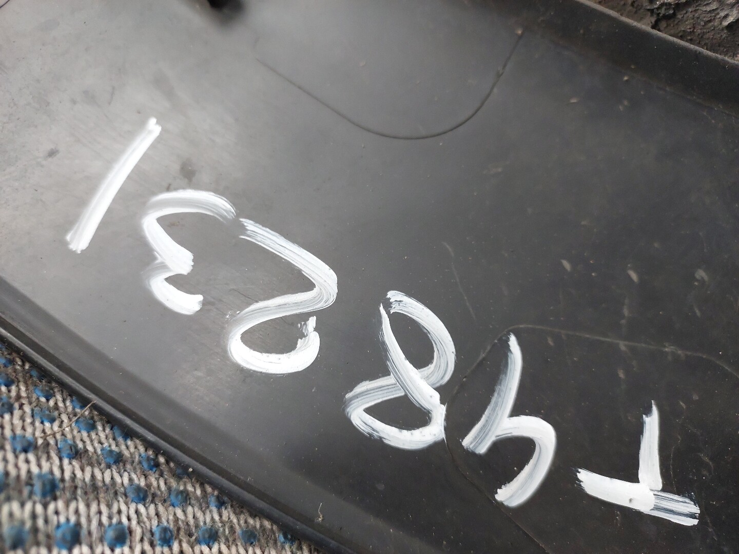 Молдинг заднего крыла правого