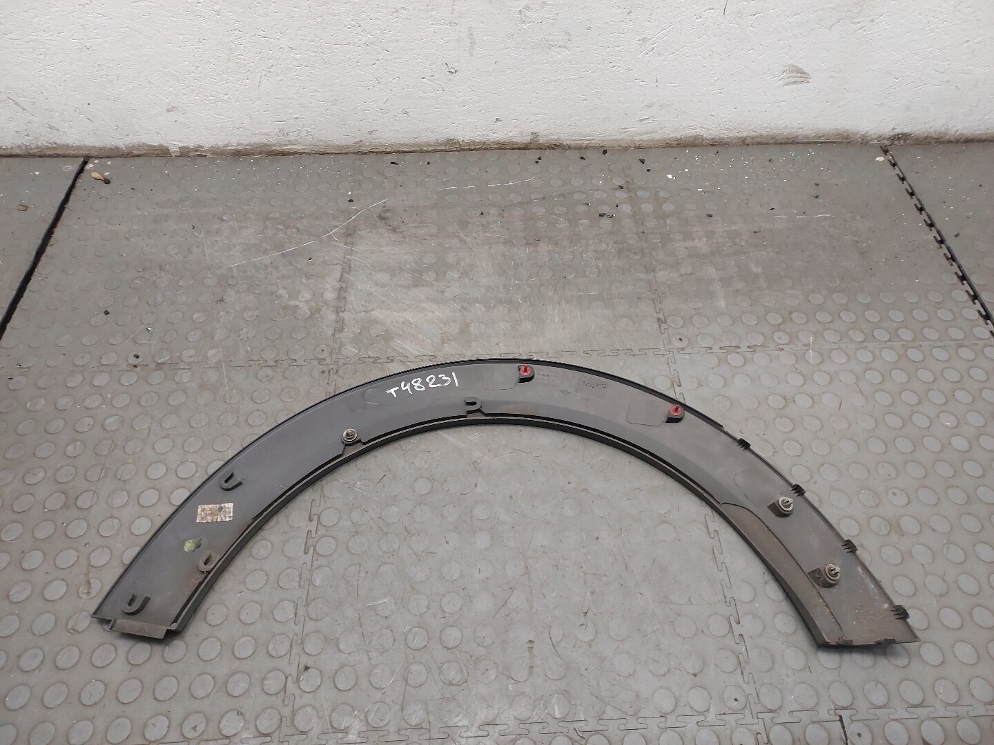 Молдинг заднего крыла правого