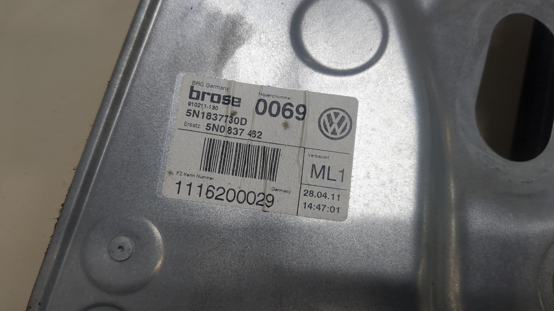 Стеклоподъемник электр. передний правый